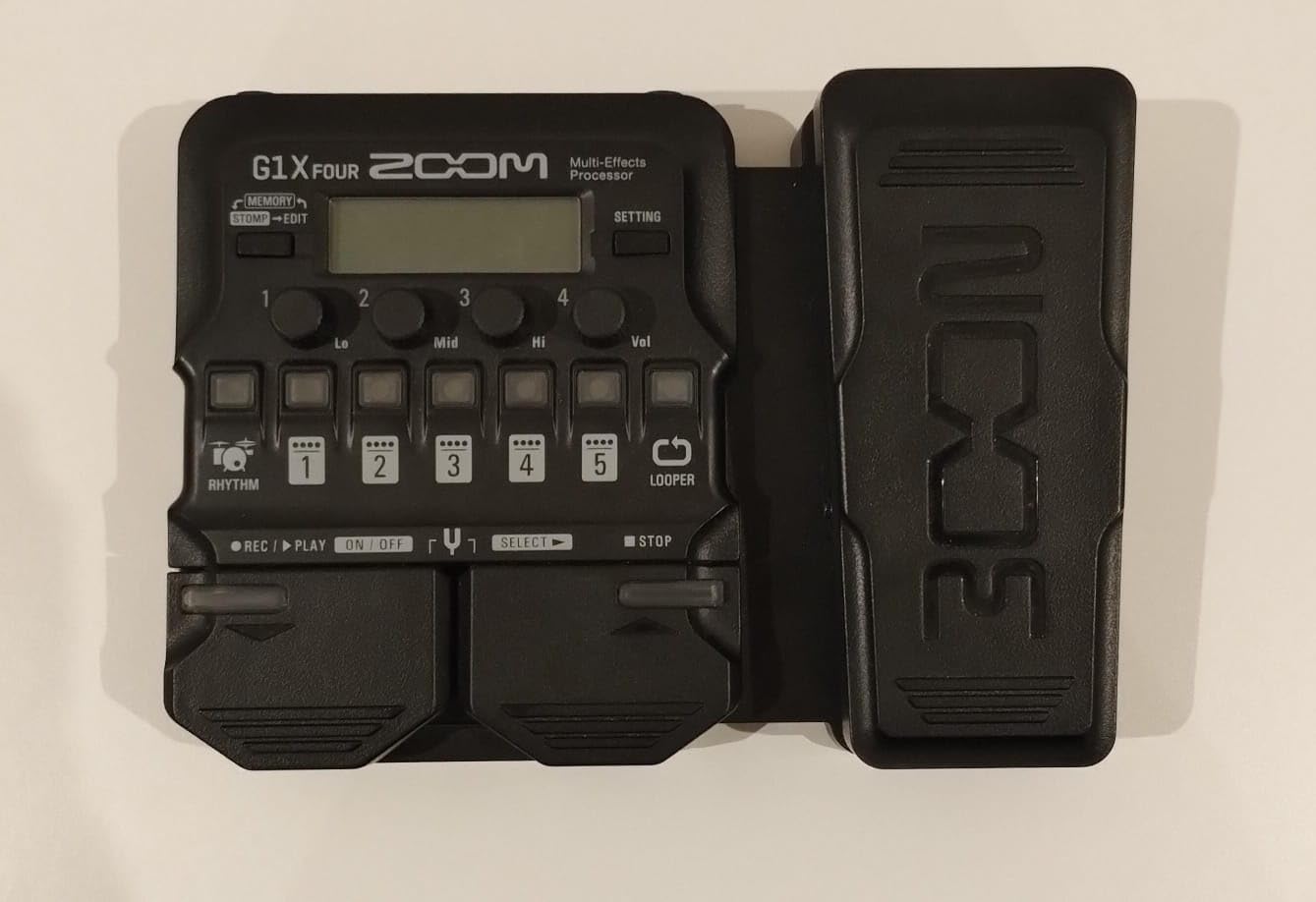 Zoom G1X Four Guitar Multi-Effects Processor with Expression Pedal customer photo 1
