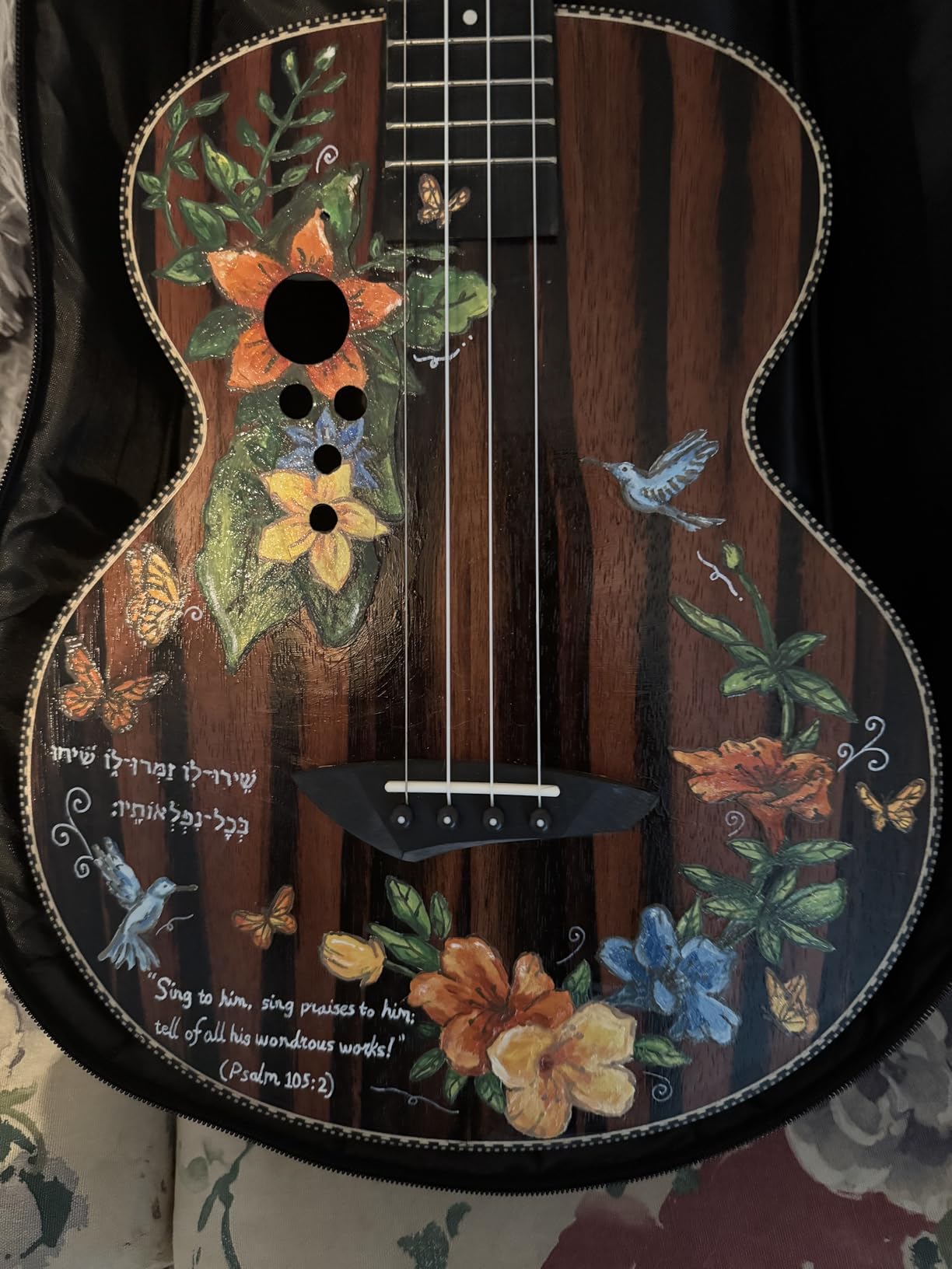 Caramel CB904 30inch Ebony Wood Baritone Electric Ukulele customer photo 1