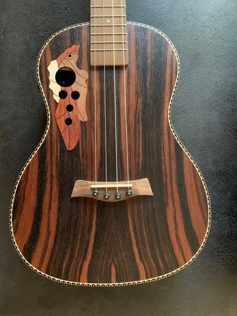 Caramel CB904 30inch Ebony Wood Baritone Electric Ukulele customer photo 2