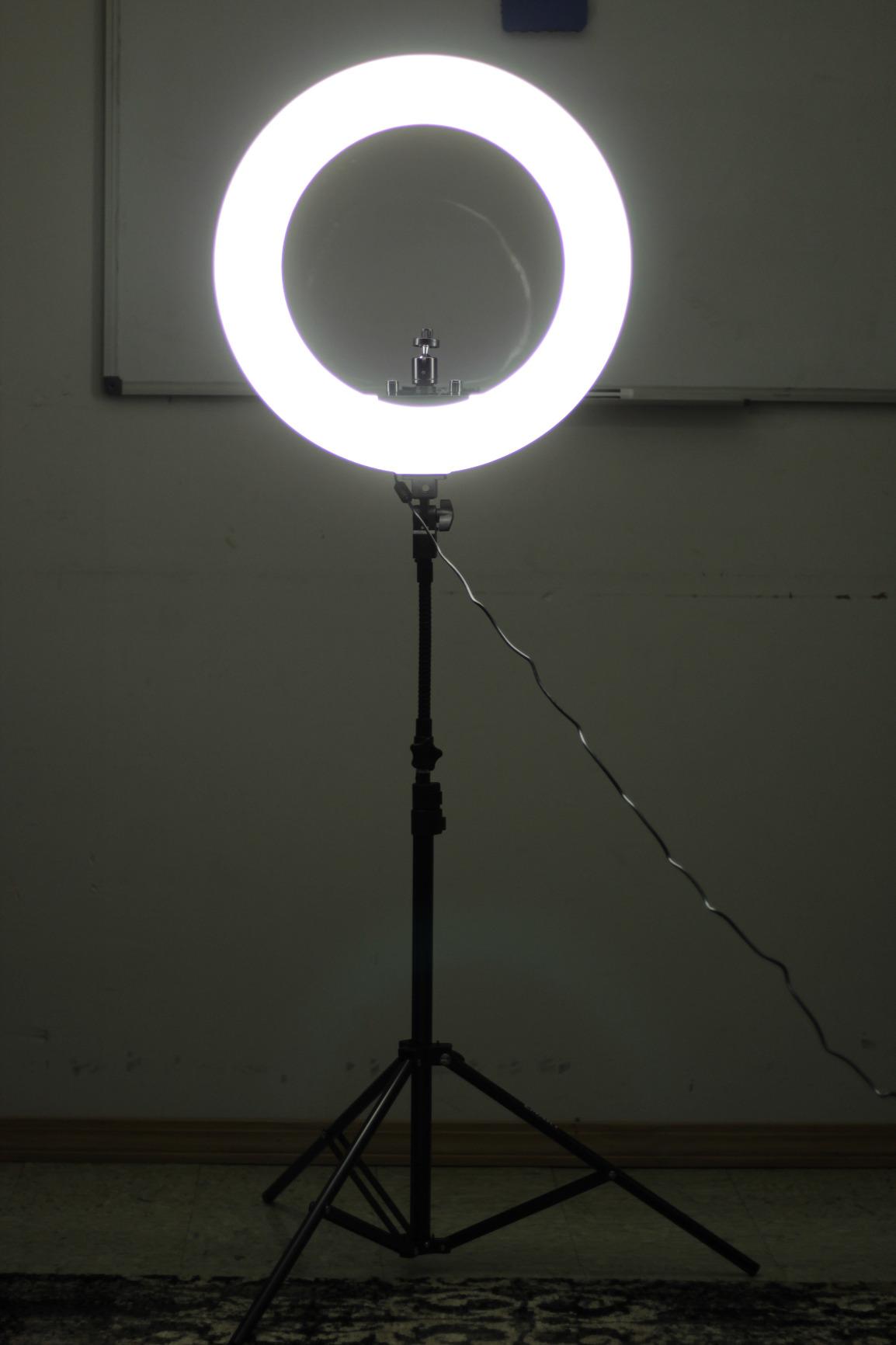 EMART 18in Ring Light with Stand, 2800-6500K LED Photography Lighting Kit customer photo 1