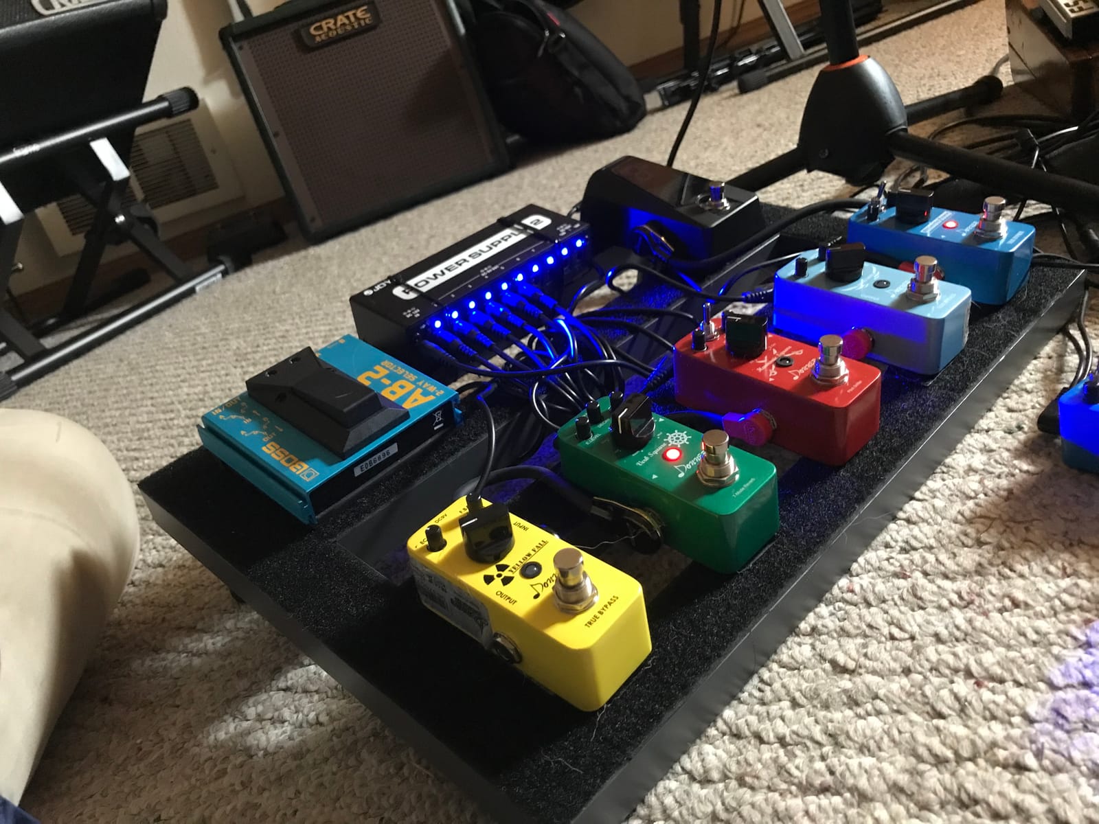 JOYO Guitar Pedal Power Supply Pedal Board Power Supply with DC 18V Pedal Power Adapter & 9V 100mA 500mA Isolated DC 10 Outputs for 9V 12V 18V Effect Pedals (JP-02) customer photo 2