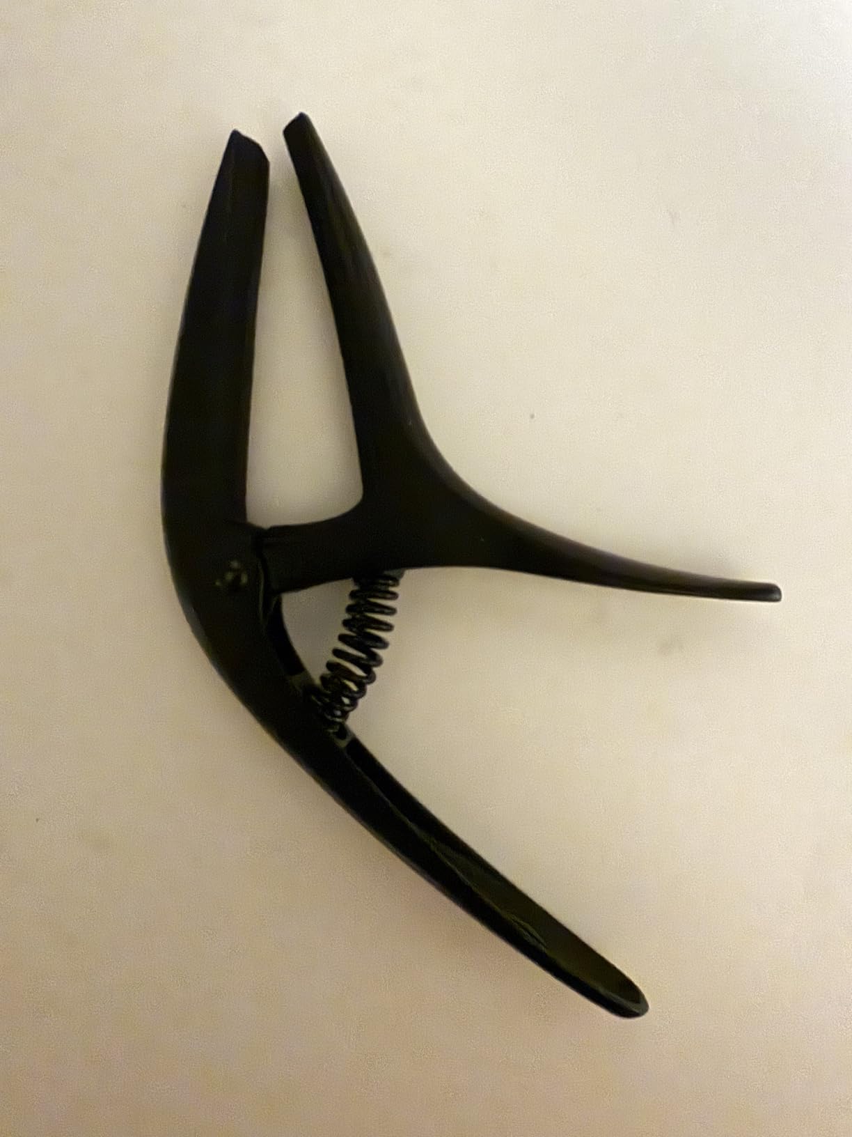 Ernie Ball Axis Dual Radius Capo, Black Satin (P09600) customer photo 2