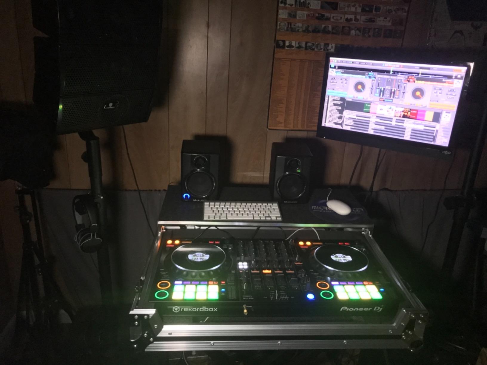 Flight Case Fits Pioneer DDJ-1000 with Glide Laptop Stand - Harmony Cases customer photo 1