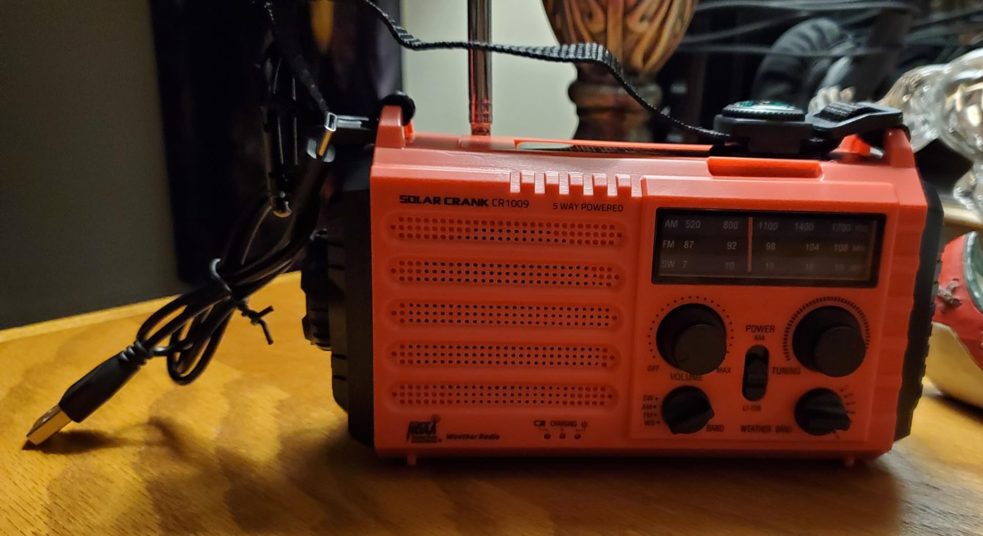 Emergency Weather Radio, Portable Solar Hand Crank Radio with NOAA/AM/FM/SW customer photo 1