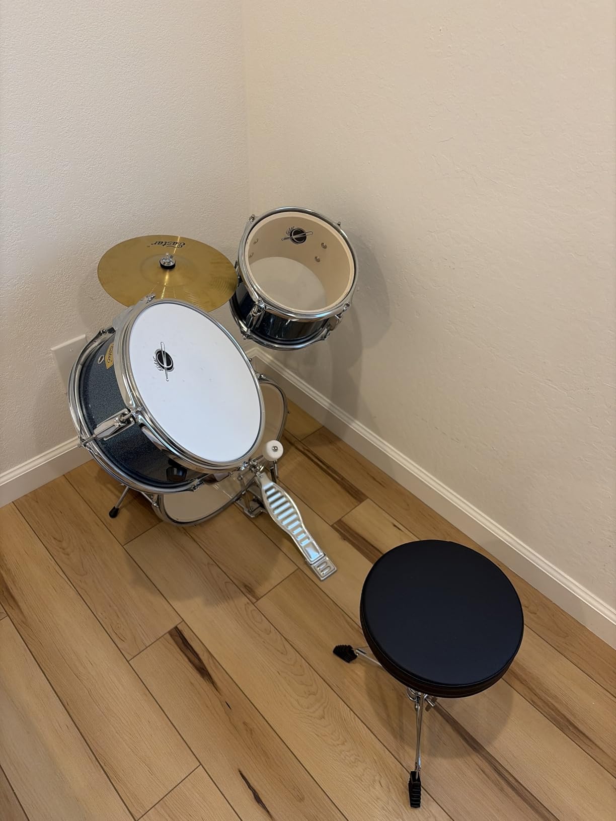 Eastar Drum Set for Kids and Beginners, 3-Piece 14'' Drum Kit with Adjustable Throne, Cymbal, Pedal & Two Pairs of Drumsticks, Junior Drum Set with Bass Tom Snare Drum, Metallic Red customer photo 1