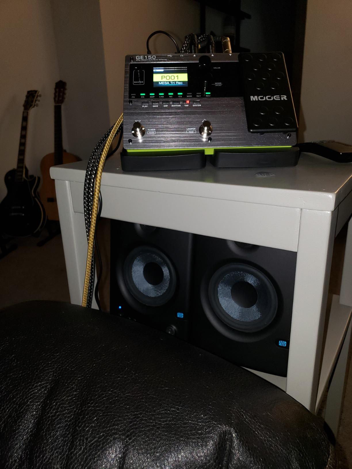 MOOER GE150 Electric Guitar Amp Modelling Multi Effects Pedal Portable Multi Effects Processor with Expression & IR Loading for Live show, Live Streaming, Home Studio, Guitar Practice customer photo 1