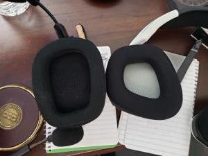 Corsair Void RGB Elite Wireless PC PS5 PS4 Mac Gaming Headset – White customer photo 2
