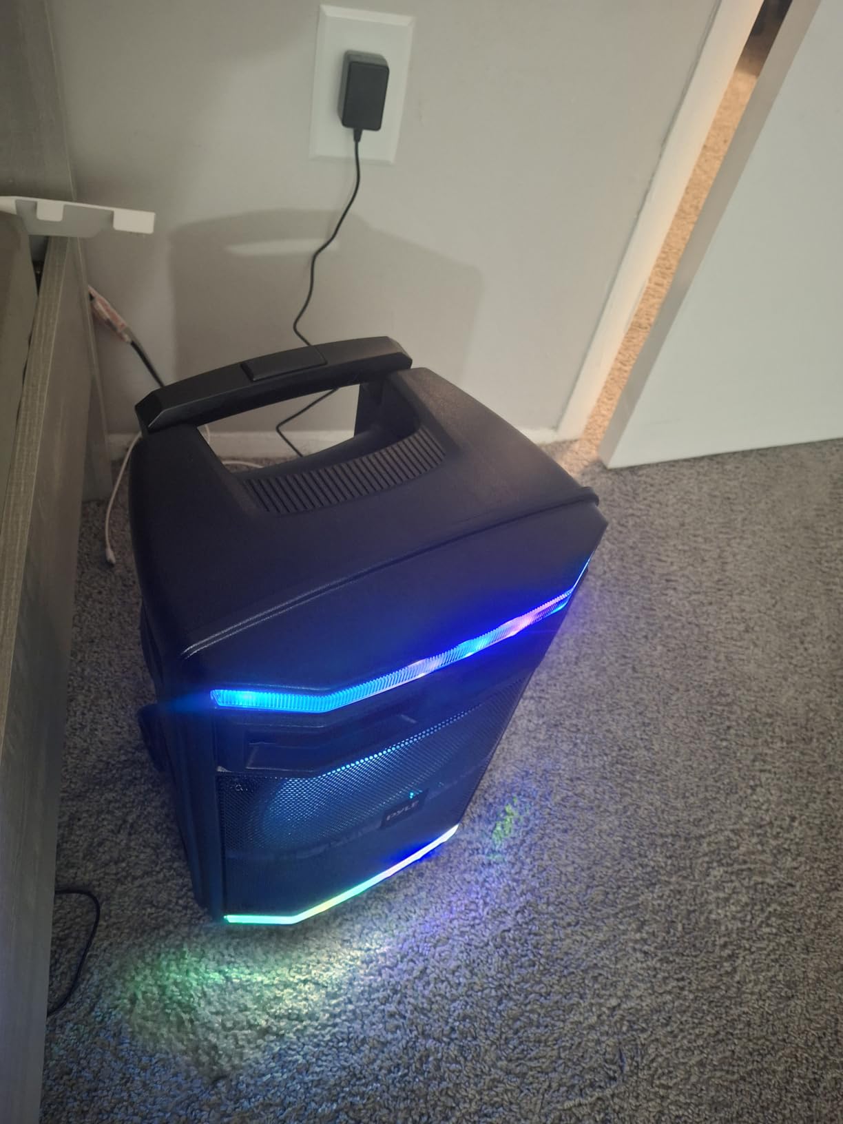 Pyle Portable Bluetooth PA Speaker System - 600W Bluetooth Speaker Portable PA System W/ Rechargeable Battery, Party Lights, MP3/USB SD Card Reader, Rolling Wheels - Pyle PPHP1044B customer photo 2