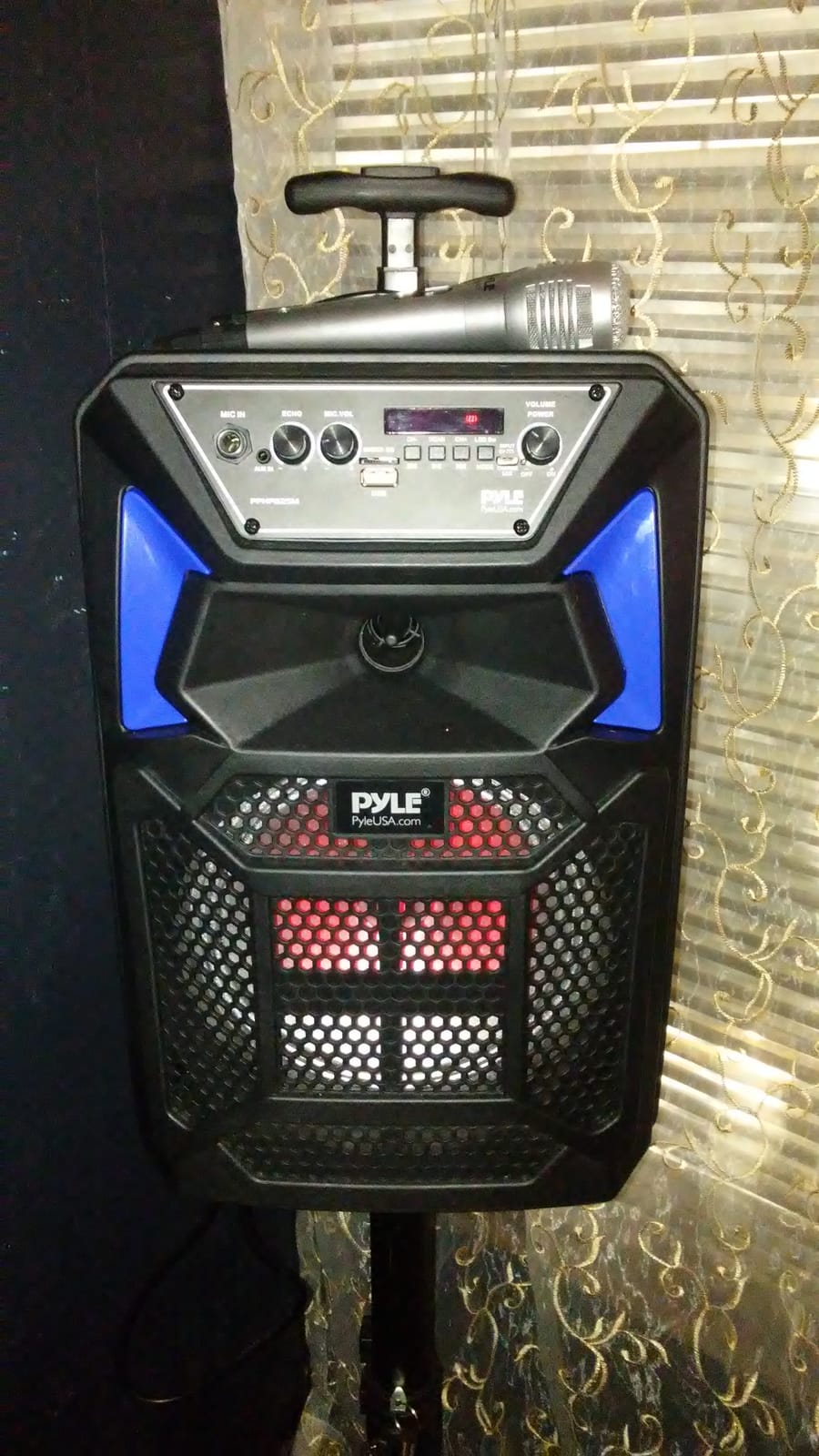 Pyle Portable Bluetooth PA Speaker System - 400W Outdoor Bluetooth Speaker Portable PA System w/Microphone in, Party Lights, MP3/USB SD Card Reader, FM Radio, Rolling Wheels - Mic, Remote - PPHP82SM customer photo 1