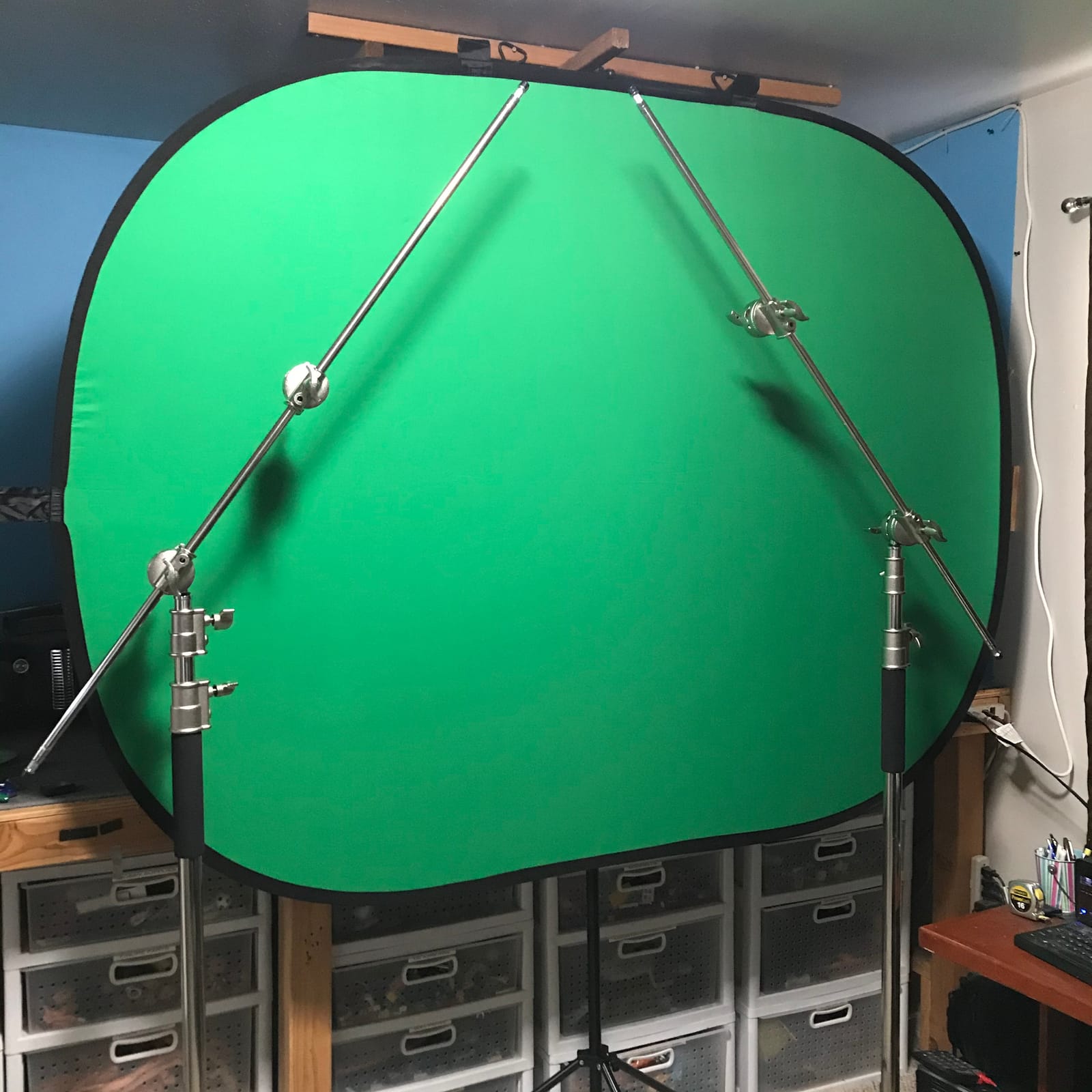 NEEWER 5x7ft/1.5x2m Chromakey Foldable Backdrop with Stand 8.5ft/2.6m customer photo 2