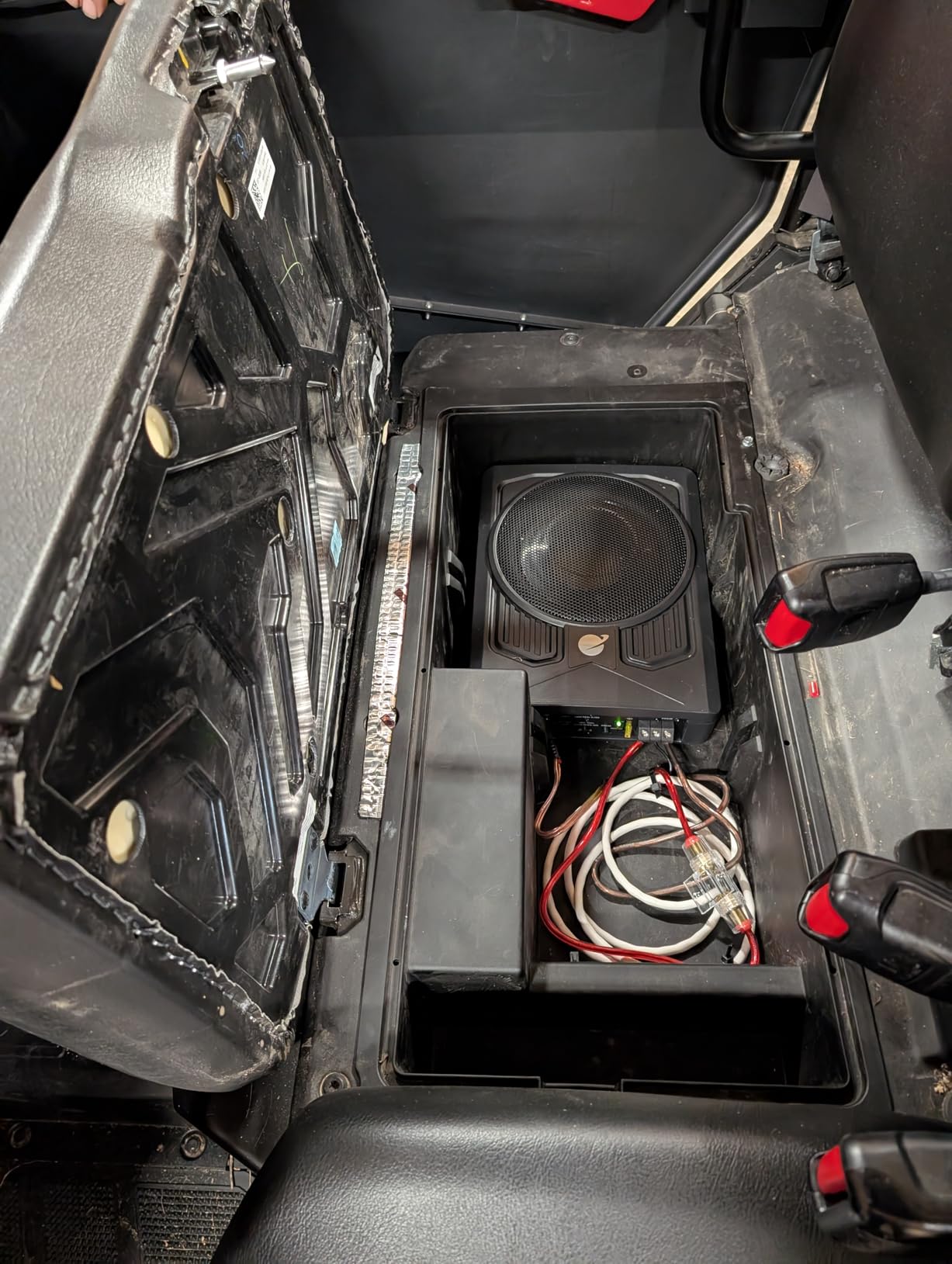 Planet Audio P8AWK 8 Inch Under Seat Powered Car Subwoofer, 800 Watts, customer photo 1