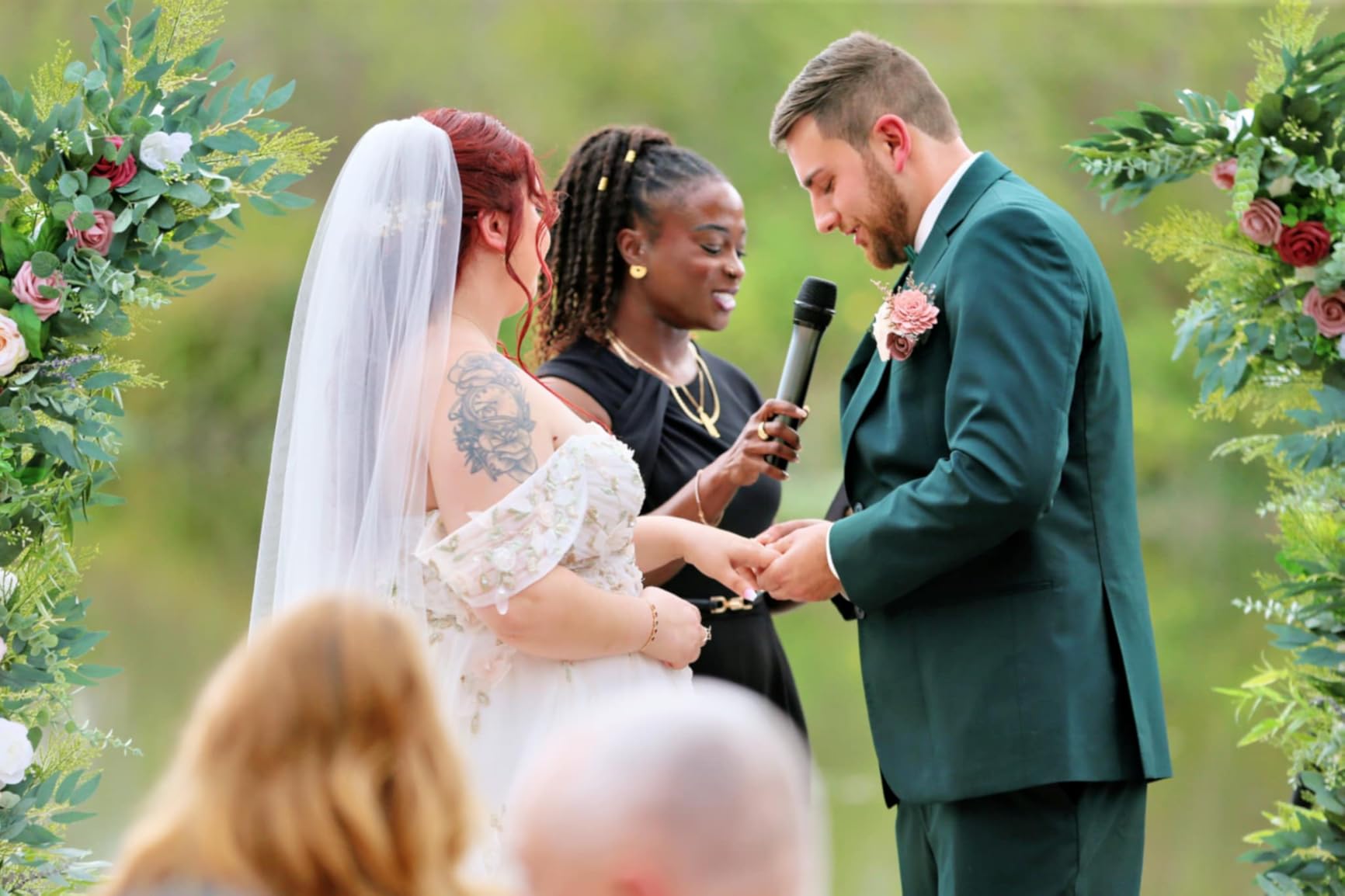 VeGue Wireless Microphone, UHF Cordless Dual Handheld Dynamic Mic Set with Rechargeable Receiver, for Karaoke Party, Voice Amplifier, PA System, Singing Machine, Church, Wedding, Meeting, 200ft (WM-2) customer photo 1