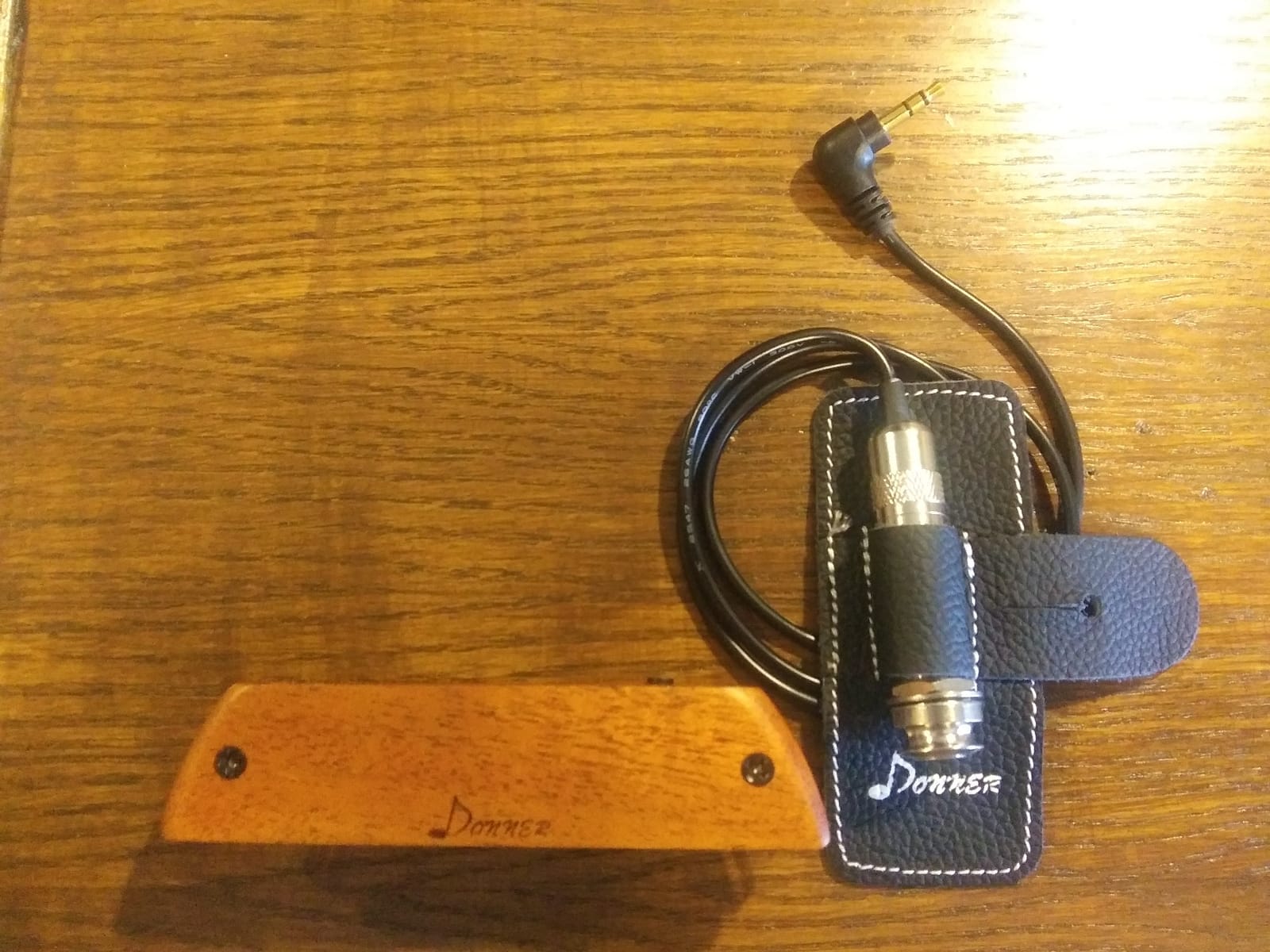 Donner Acoustic Guitar Pickup, Guitar Pickups Passive Mahogany Soundhole Pickup with Humbucker Volume Tone Control, Fits 3.8” to 3.94” Soundhole Diameter customer photo 1