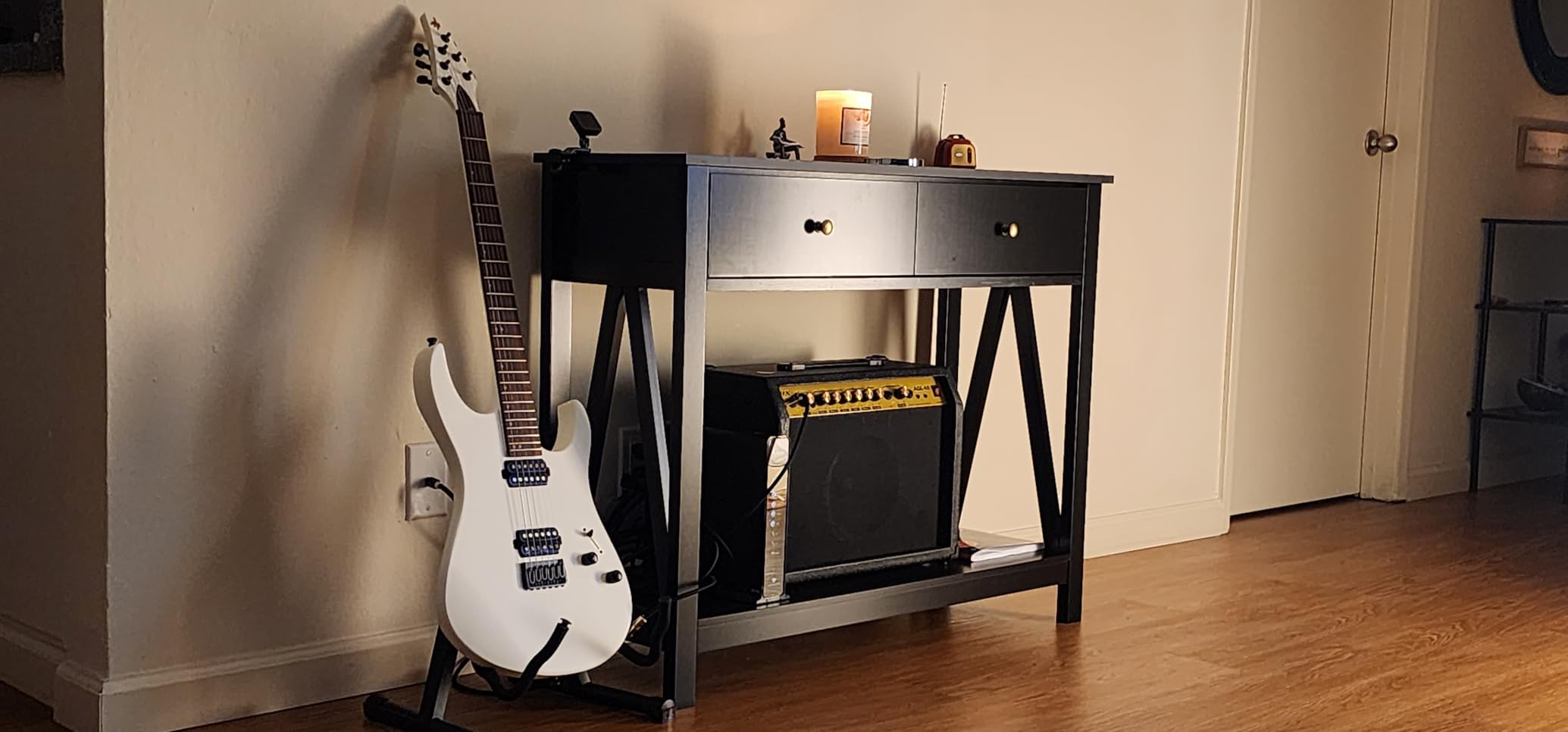 LyxPro 40 Watt Electric Guitar Amplifier | Combo Solid State Studio & Stage Amp with 8” 4-Ohm Speaker, Custom EQ Controls, Drive, Delay, ¼” Passive/Active/Microphone Inputs, Aux in & Headphone Jack customer photo 1