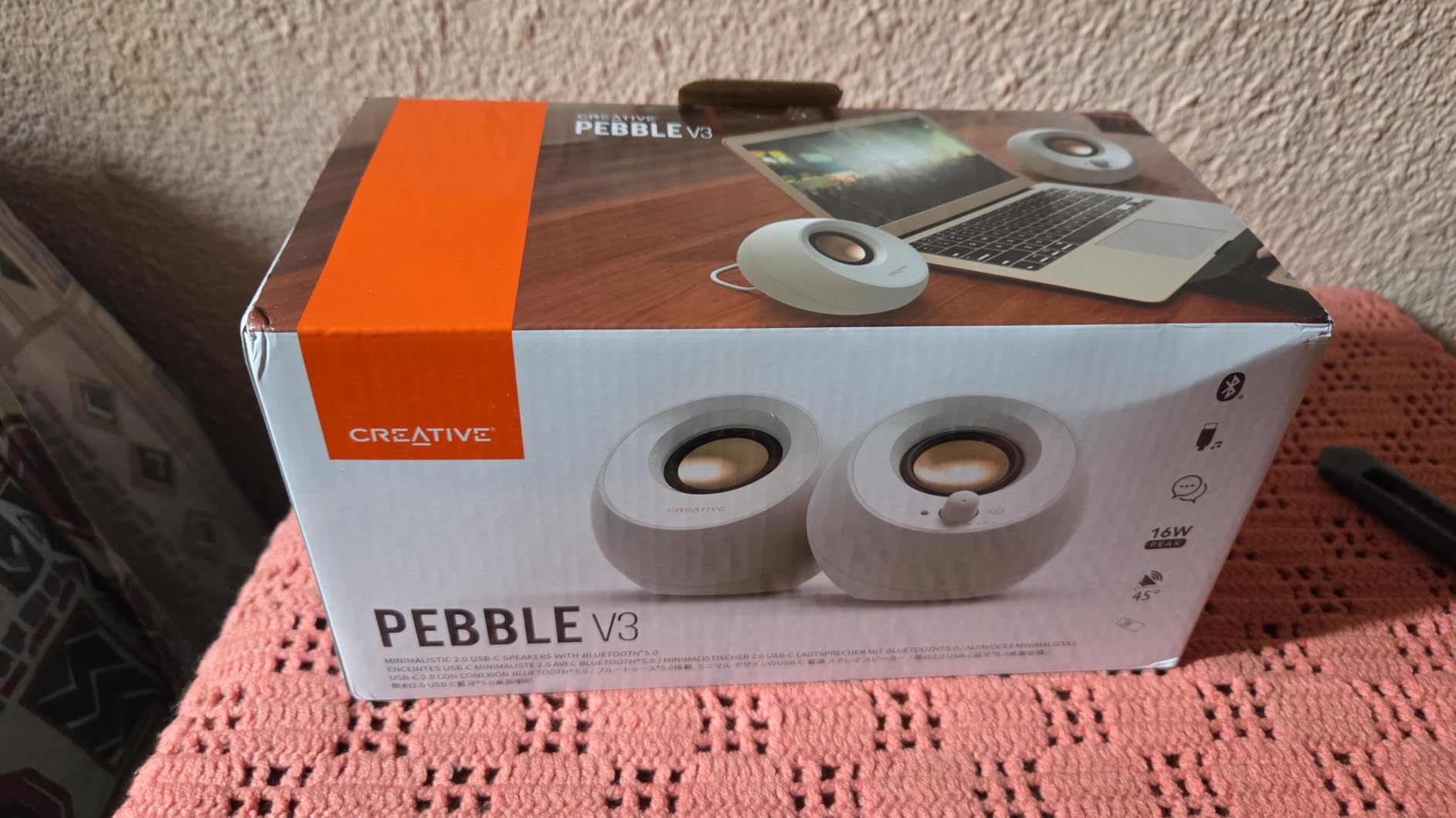 Creative Pebble V3, 2.0 USB-C Desktop Speakers, Bluetooth 5.0, Black customer photo 2