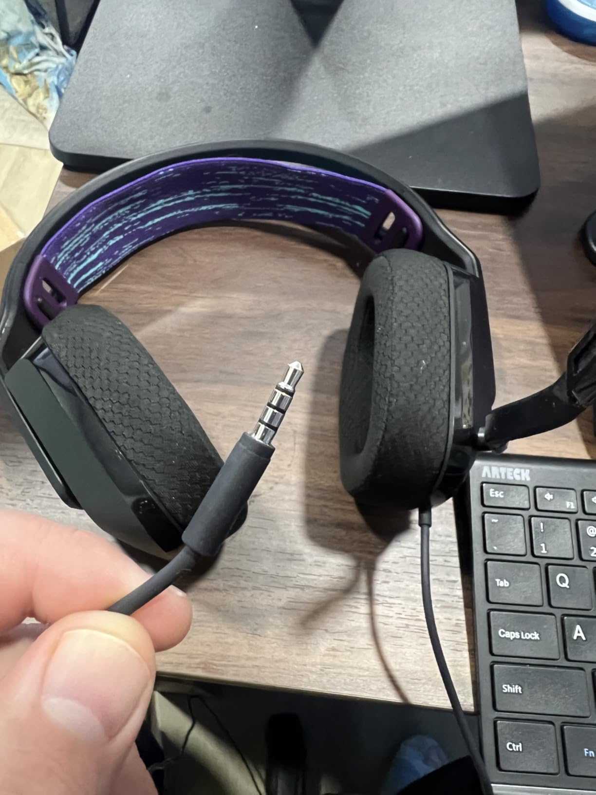Logitech G335 Wired Gaming Headset with Flip to Mute Microphone - White customer photo 2