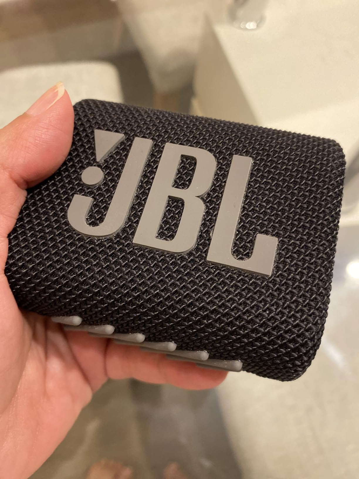 JBL Go 3 - Portable Mini Bluetooth Speaker, big audio and punchy bass, IP67 waterproof and dustproof, 5 hours of playtime, speaker for home, outdoor and travel (Black) customer photo 1