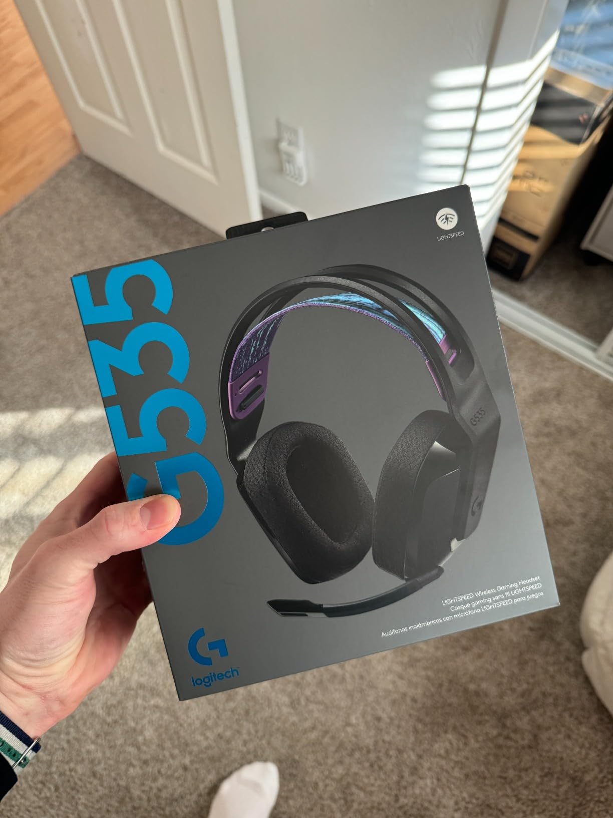 Logitech G535 Lightspeed Wireless Gaming Headset - Black customer photo 1