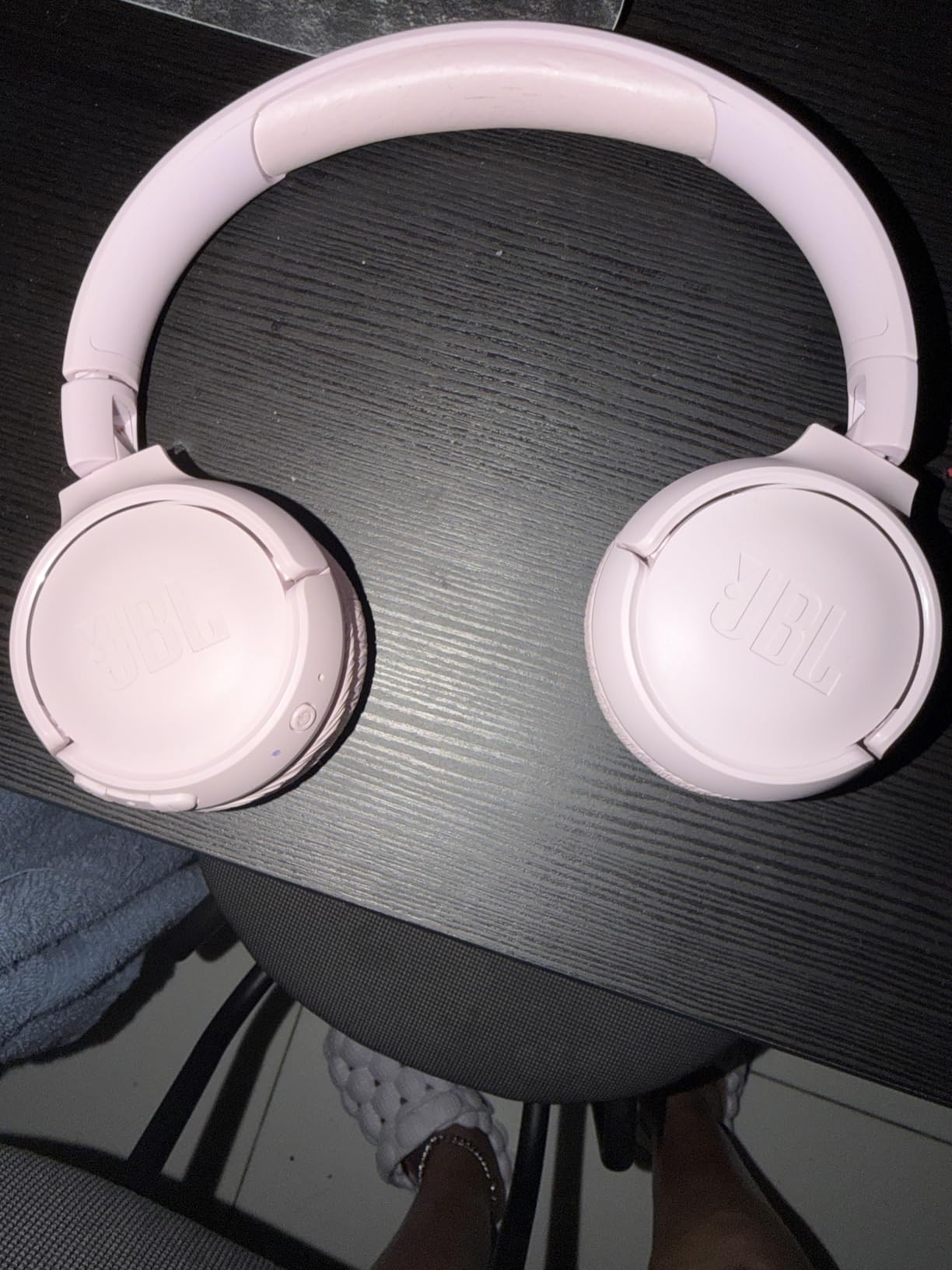 JBL Tune 510BT - Bluetooth headphones with up to 40 hours battery, microphone for call, foldable and comfortable, Android and iOs compatible (White) customer photo 1