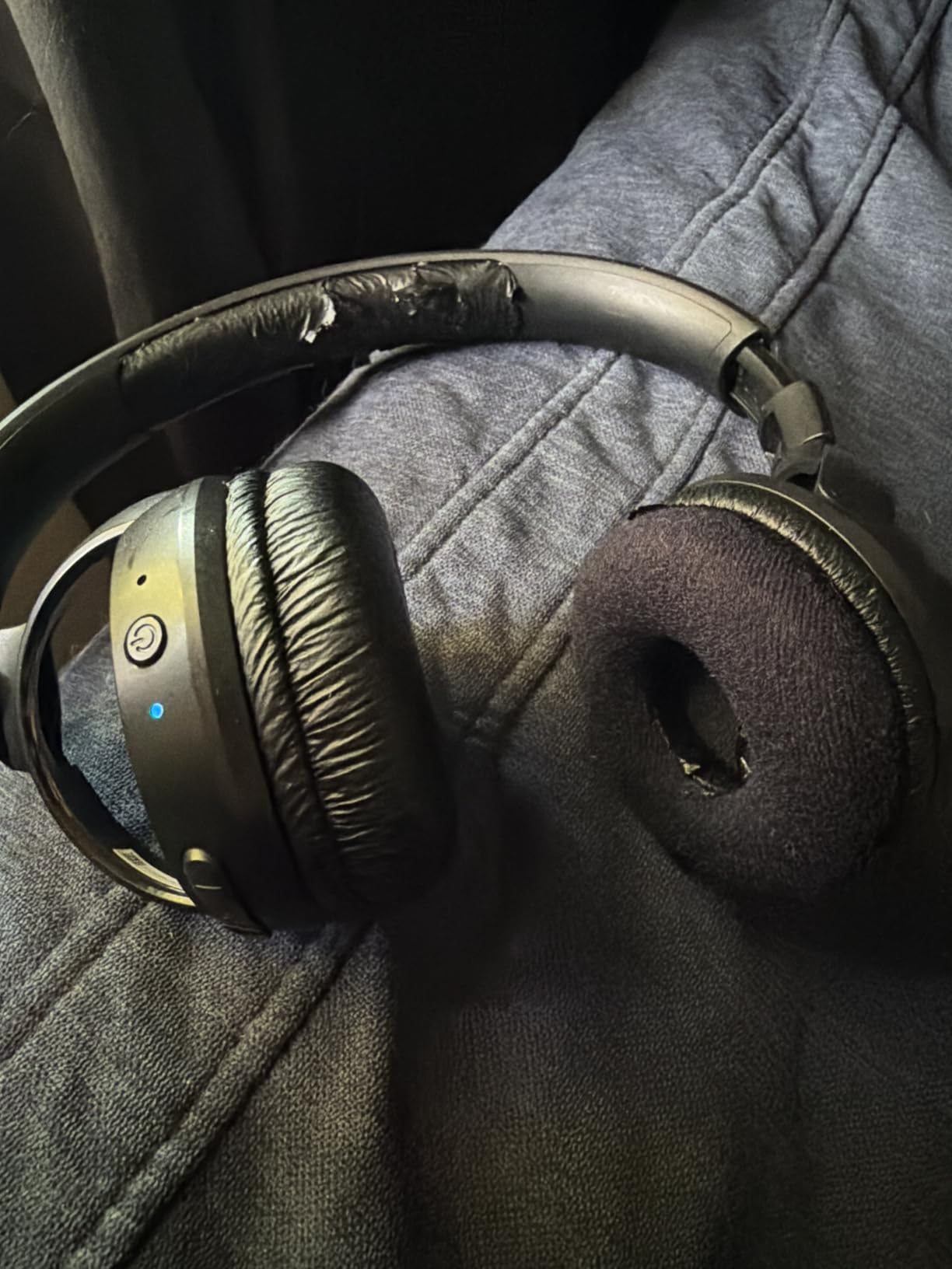 JBL Tune 510BT - Bluetooth headphones with up to 40 hours battery, microphone for call, foldable and comfortable, Android and iOs compatible (White) customer photo 2