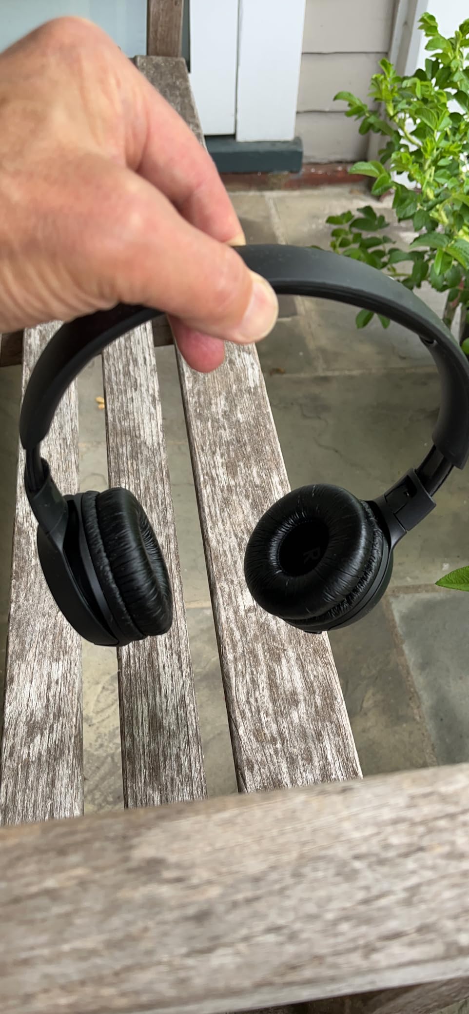 JBL Tune 510BT: Wireless On-Ear Headphones with Purebass Sound - Black customer photo 1