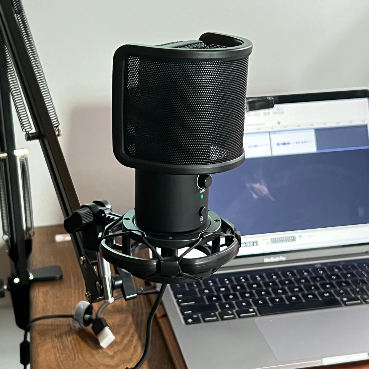 FIFINE T683 USB Microphone Kit with Arm Stand for Podcast, Recording customer photo 2