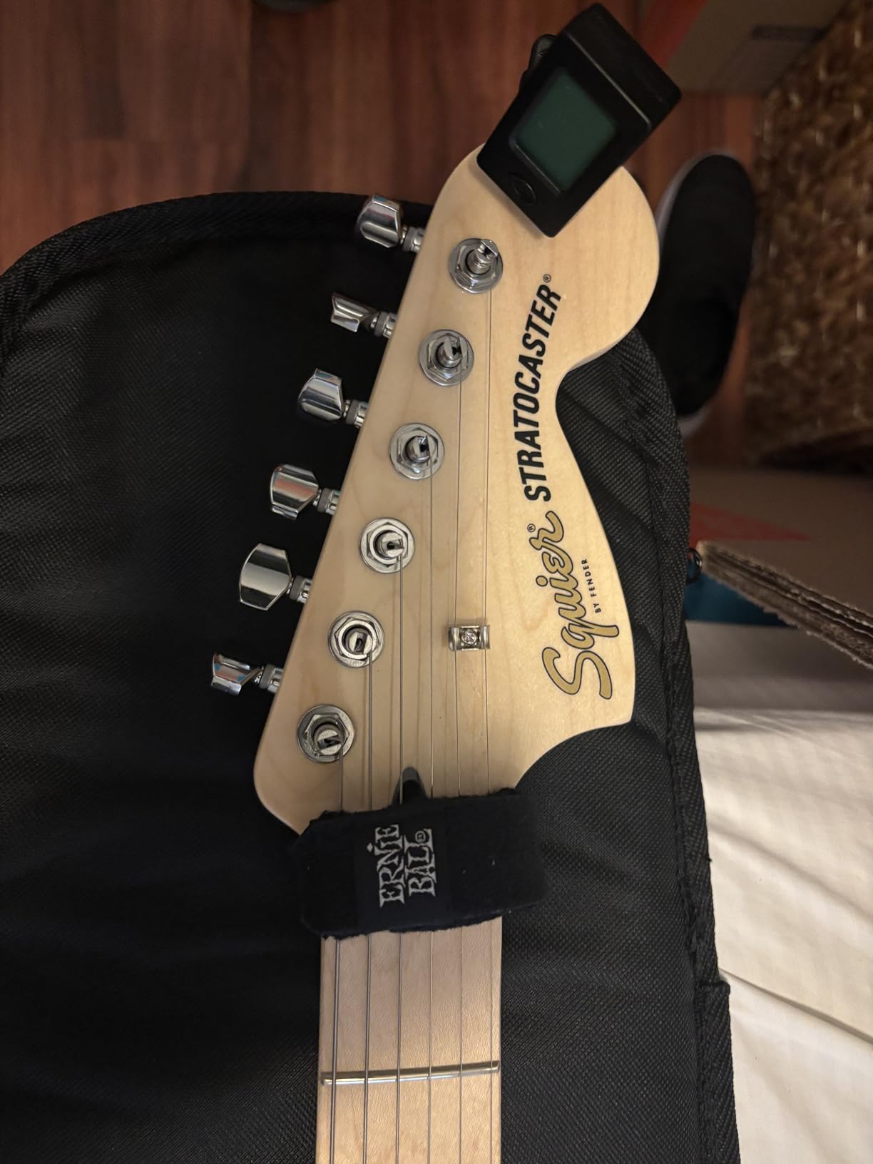 Squier Affinity Series Stratocaster Electric Guitar, with 2-Year Warranty, Lake Placid Blue, Maple Fingerboard customer photo 2