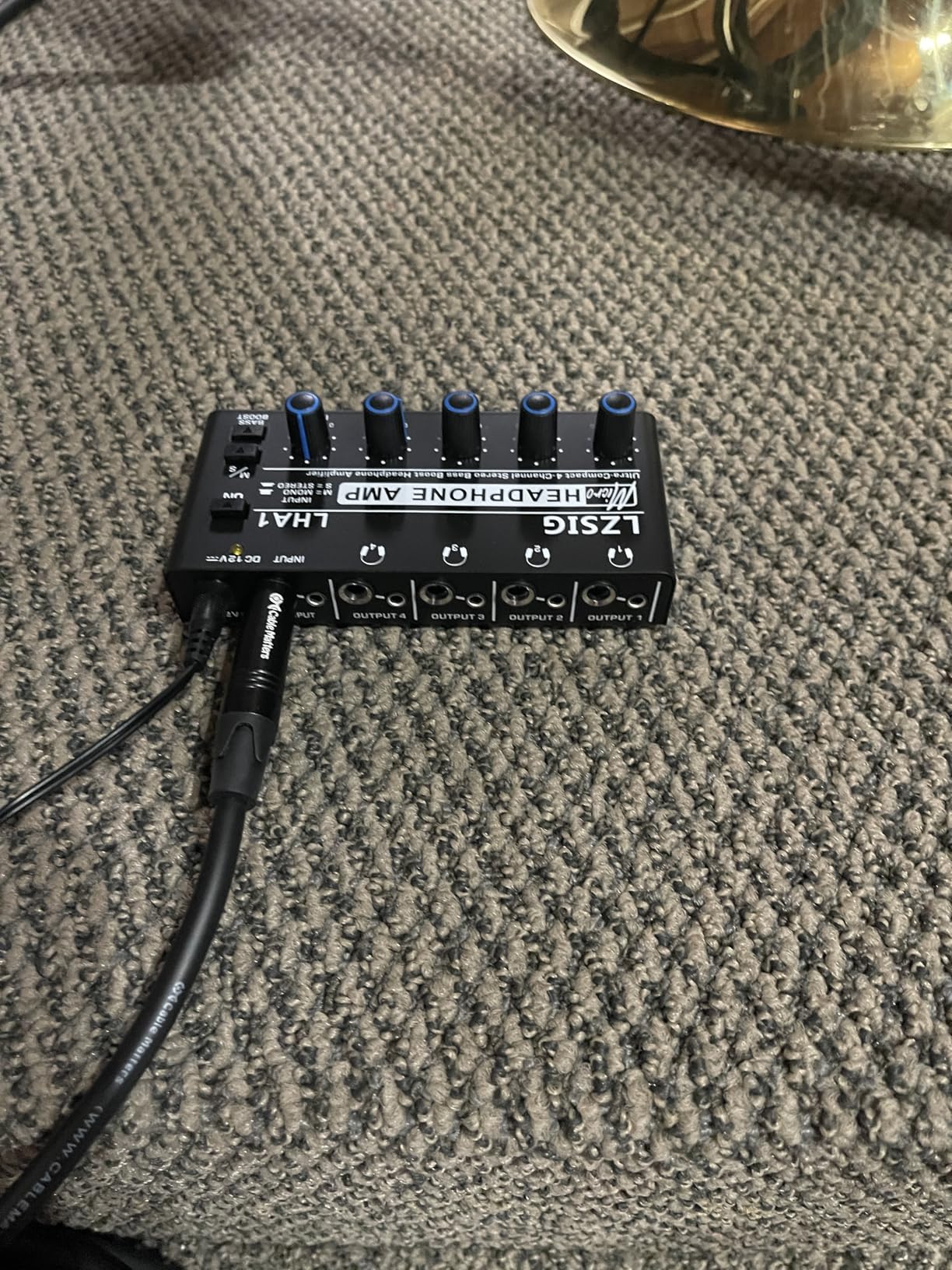 LZSIG Headphone Amplifier with Bass Boost, 4 Channel, 1‑IN 4 OUT, 12V customer photo 1