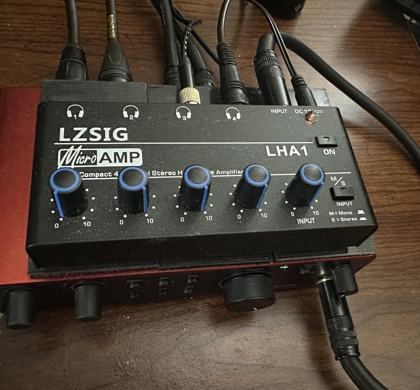 LZSIG Headphone Amplifier with Bass Boost, 4 Channel, 1‑IN 4 OUT, 12V customer photo 2