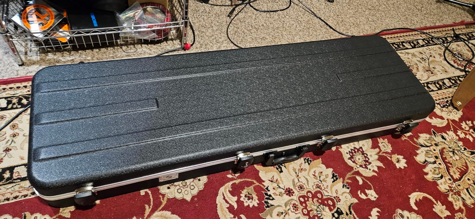 Sound Town Lightweight ABS Road Case for Electric Guitar with TSA Approved Locking Latch and EPS Foam Plush Interior (STEC-500) customer photo 2