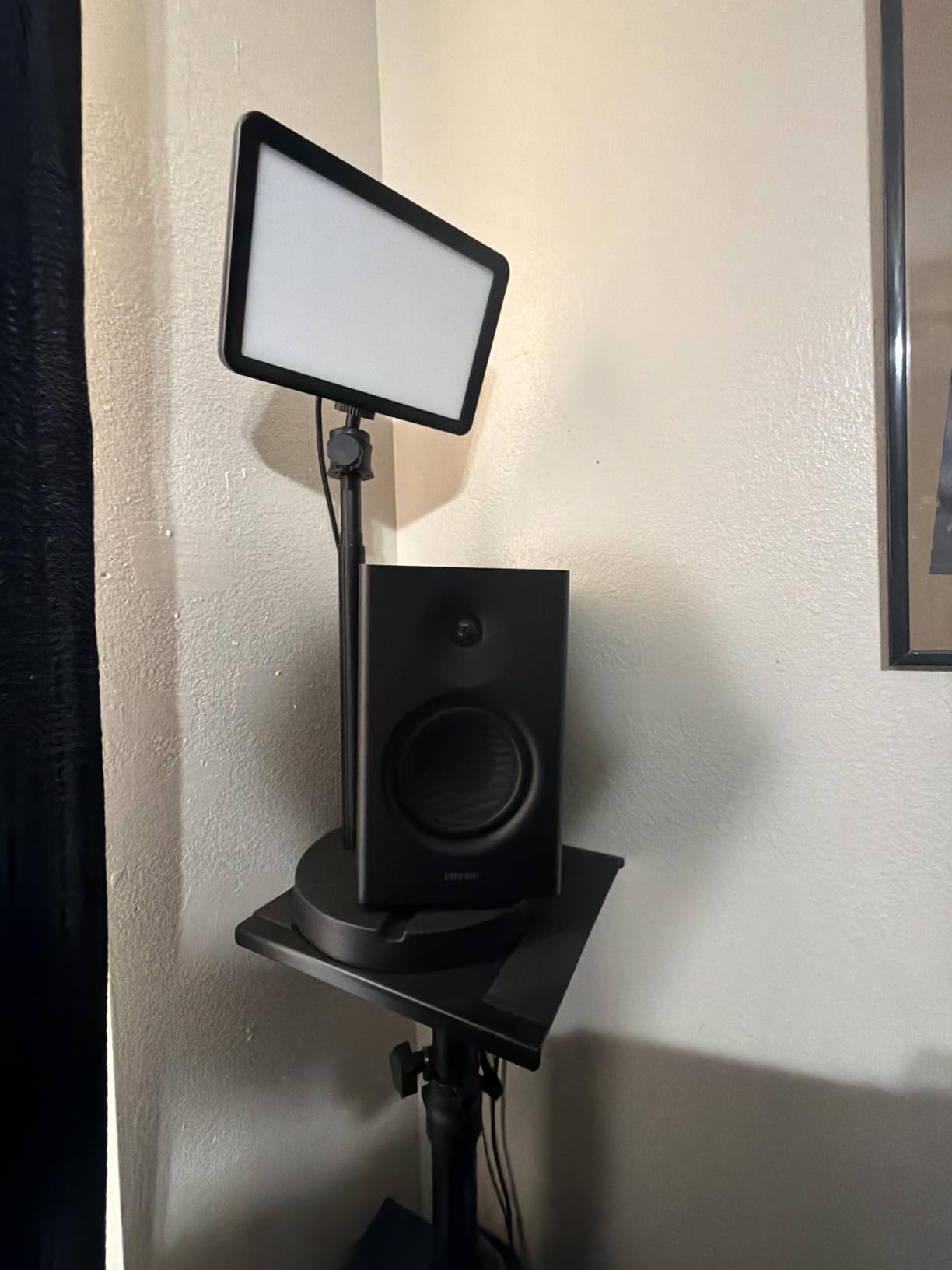 Edifier MR4 Power Studio Monitor Speakers, 4 inch Active Near-Field Speaker customer photo 2