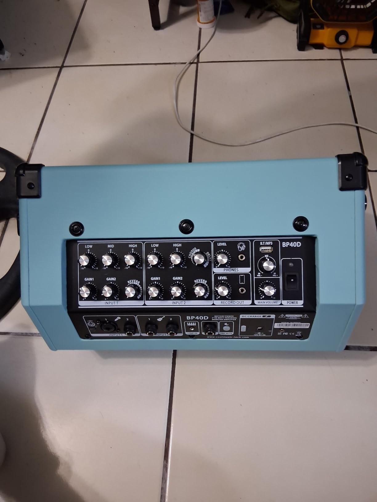 Coolmusic BP40D Powered Acoustic Guitar Amplifier- Portable Bluetooth Speaker 80W W/Battery with Reverb Chorus Delay Effect, 6 Inputs,3 Band EQ, Blue customer photo 1