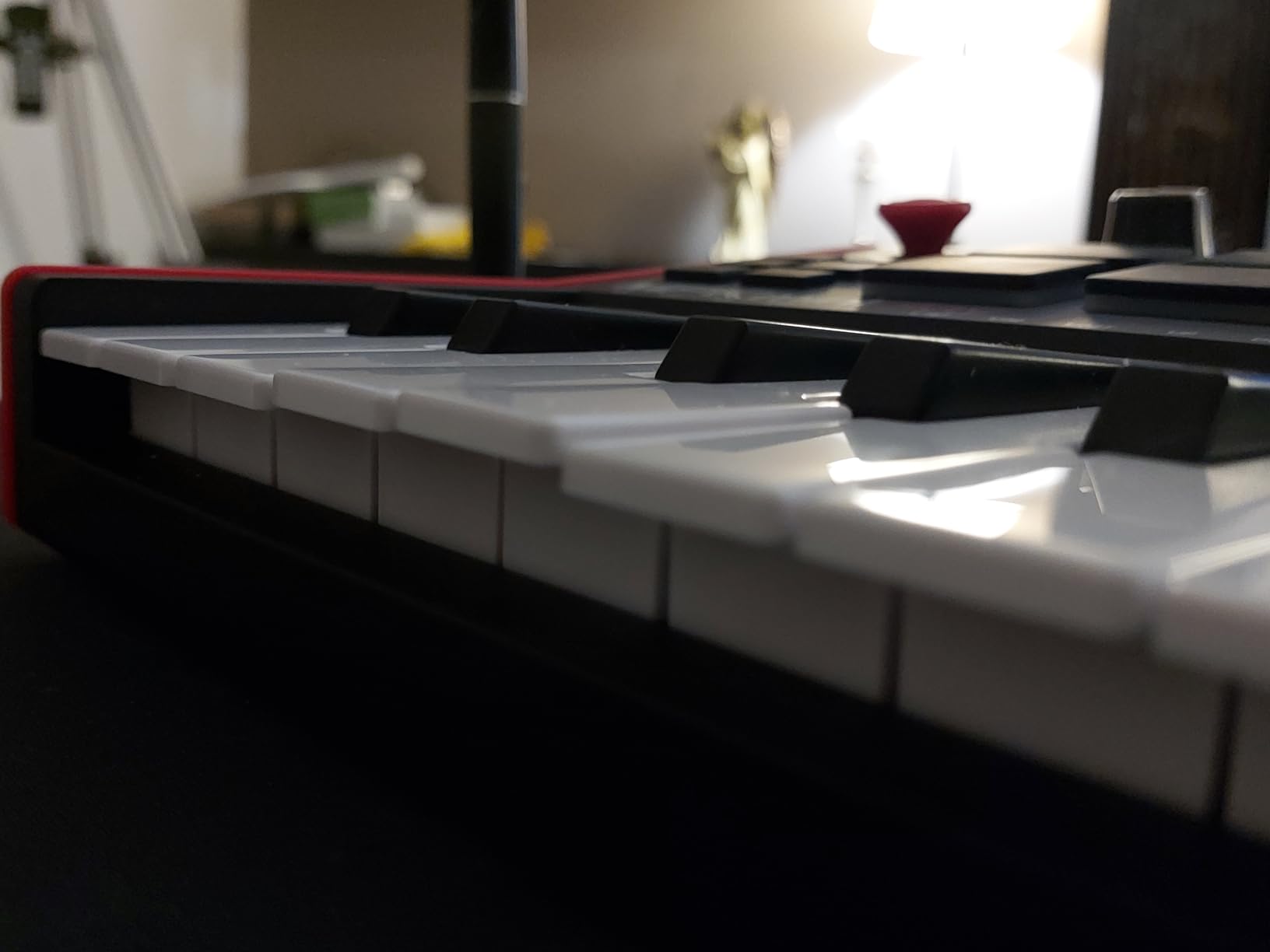 Akai Professional MPK Mini Play MK3 25-Key USB MIDI Keyboard Controller customer photo 1