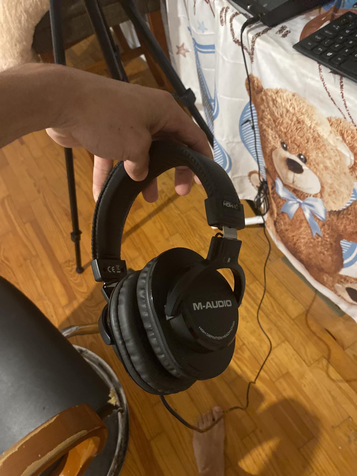 M-AUDIO HDH40 Closed-Back Over-Ear Headphones customer photo 2