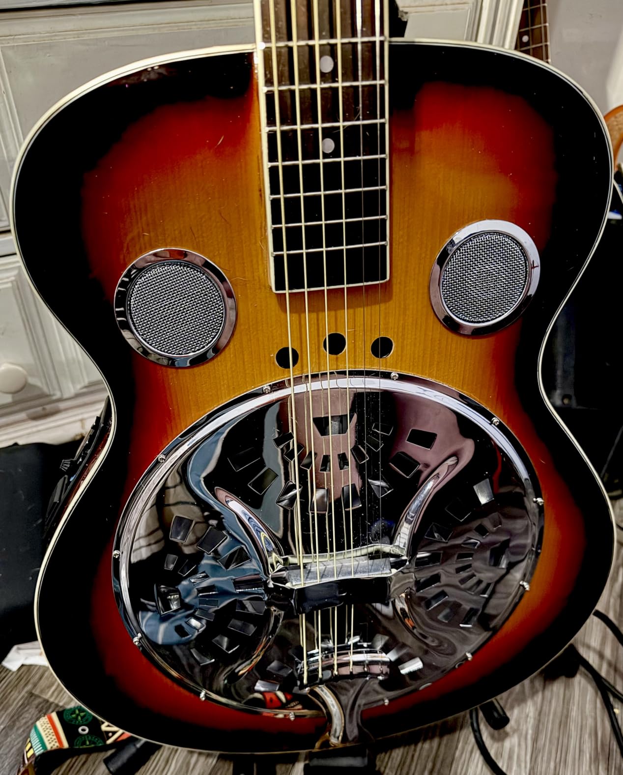 Resophonic Resonator Acoustic Electric Guitar Kit, 6 String Round Neck Sunburst Wood Body Guitar for Blues, Country & Slide, Built-in Preamp, Metal Cone, Gig Bag, Strap, Tuner, Strings & Picks customer photo 1