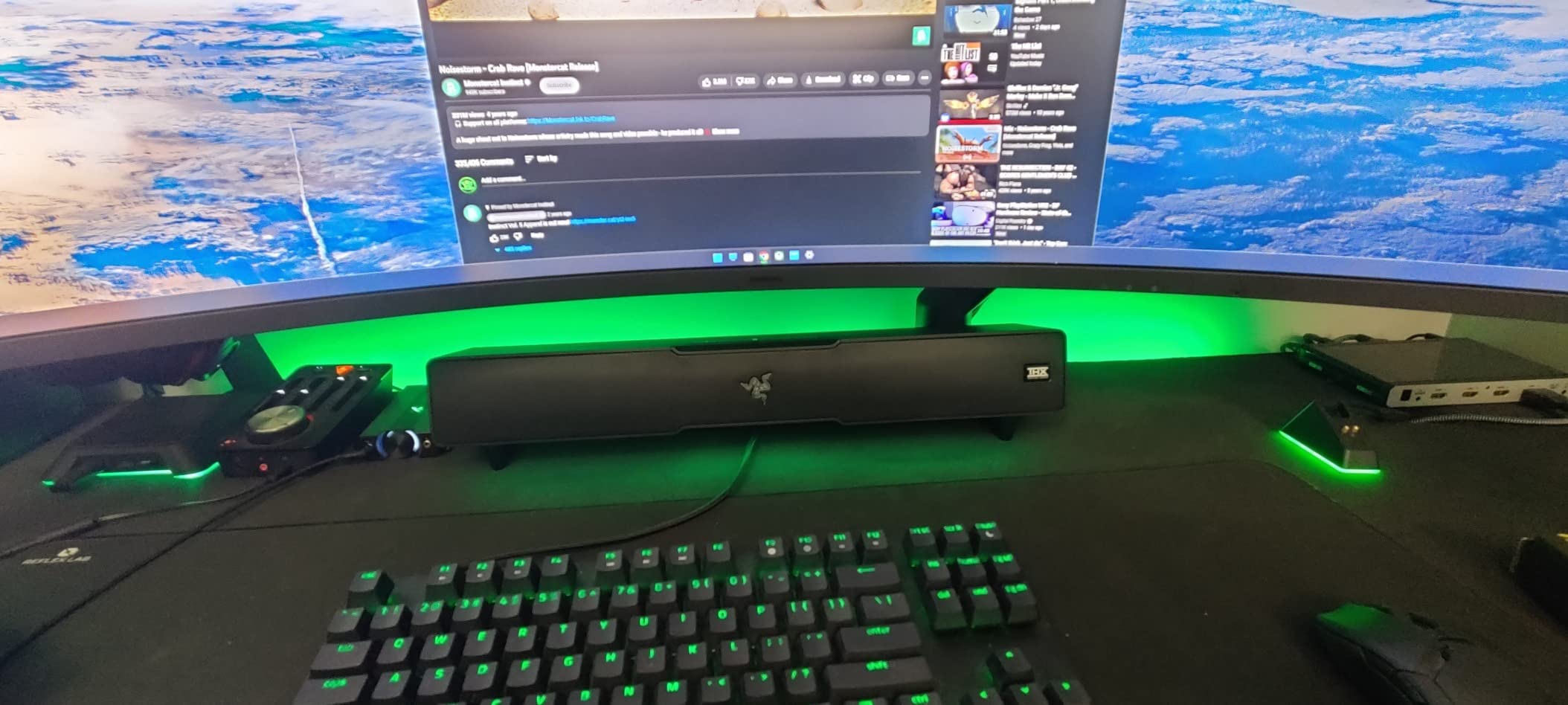 Razer Leviathan V2, Multi-Driver PC Gaming Soundbar w/Subwoofer, Black customer photo 1
