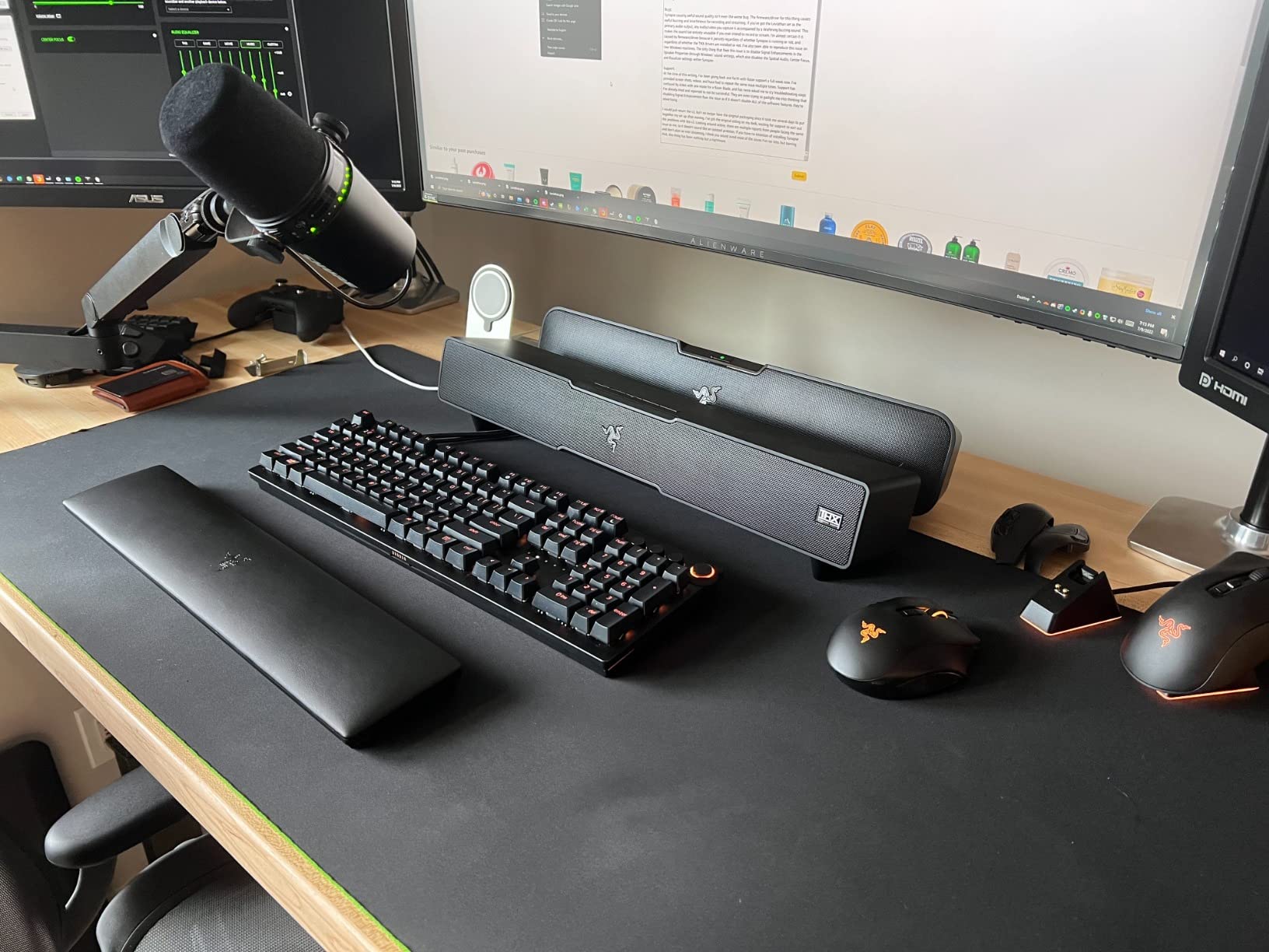 Razer Leviathan V2, Multi-Driver PC Gaming Soundbar w/Subwoofer, Black customer photo 2