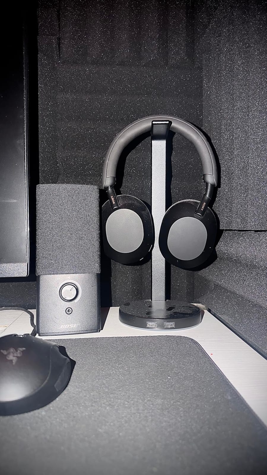 Sony WH-1000XM5 Premium Noise Cancelling Wireless Headphones, Silver | Auto NC Optimizer, Up to 30 Hrs of Battery, Carrying Case, Crystal Clear Calls, Touch Control, Multipoint Connection customer photo 2