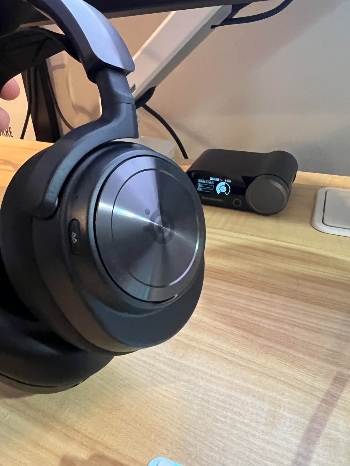 SteelSeries Arctis Nova Pro Wireless Xbox Multi-System Gaming Headset - Premium Hi-Fi Drivers - Active Noise Cancellation Infinity Power System - Stealth Mic - Xbox, PC, PS5, PS4, Switch, Mobile customer photo 1