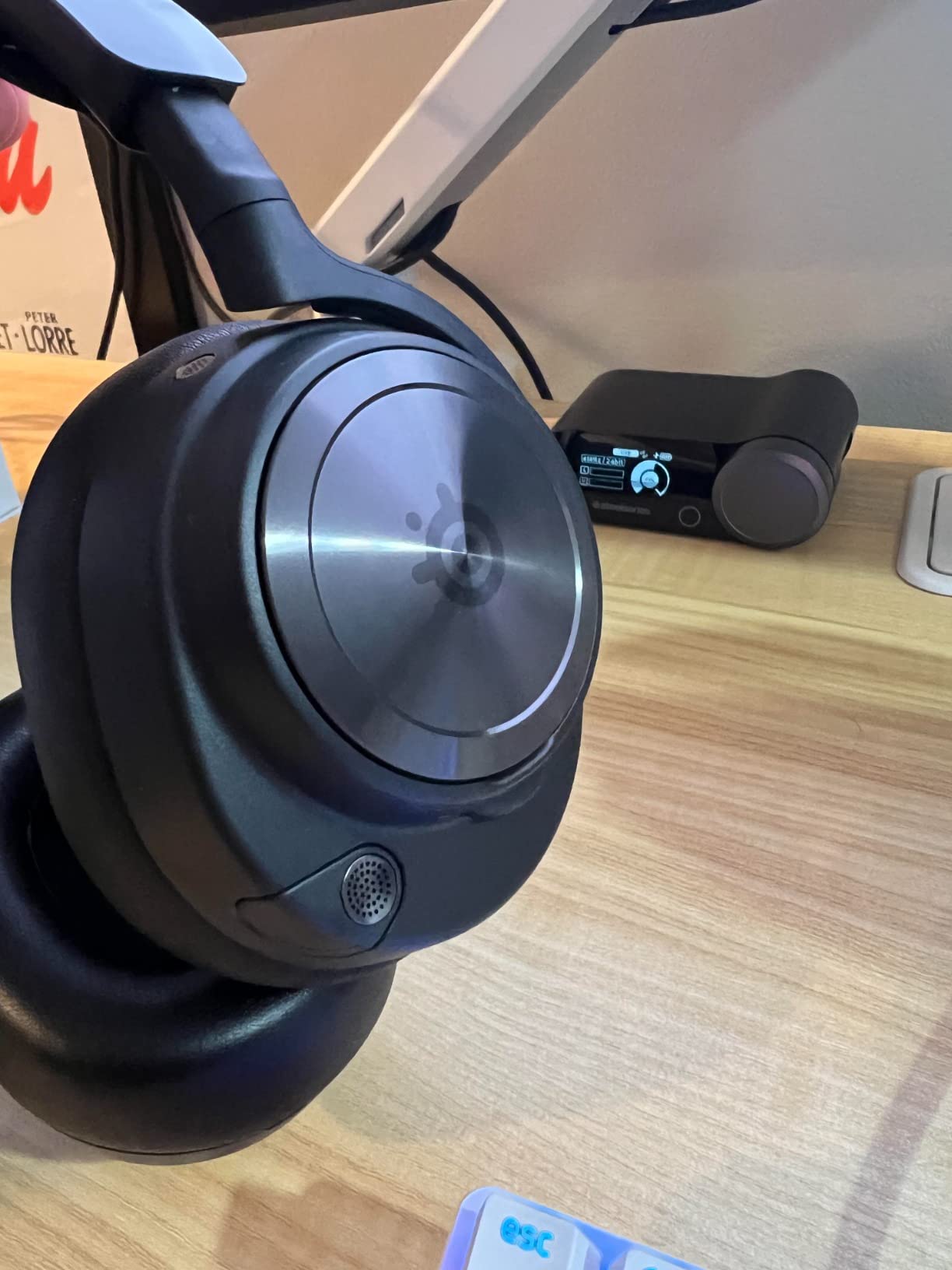 SteelSeries Arctis Nova Pro Wireless Xbox Multi-System Gaming Headset - Premium Hi-Fi Drivers - Active Noise Cancellation Infinity Power System - Stealth Mic - Xbox, PC, PS5, PS4, Switch, Mobile customer photo 2