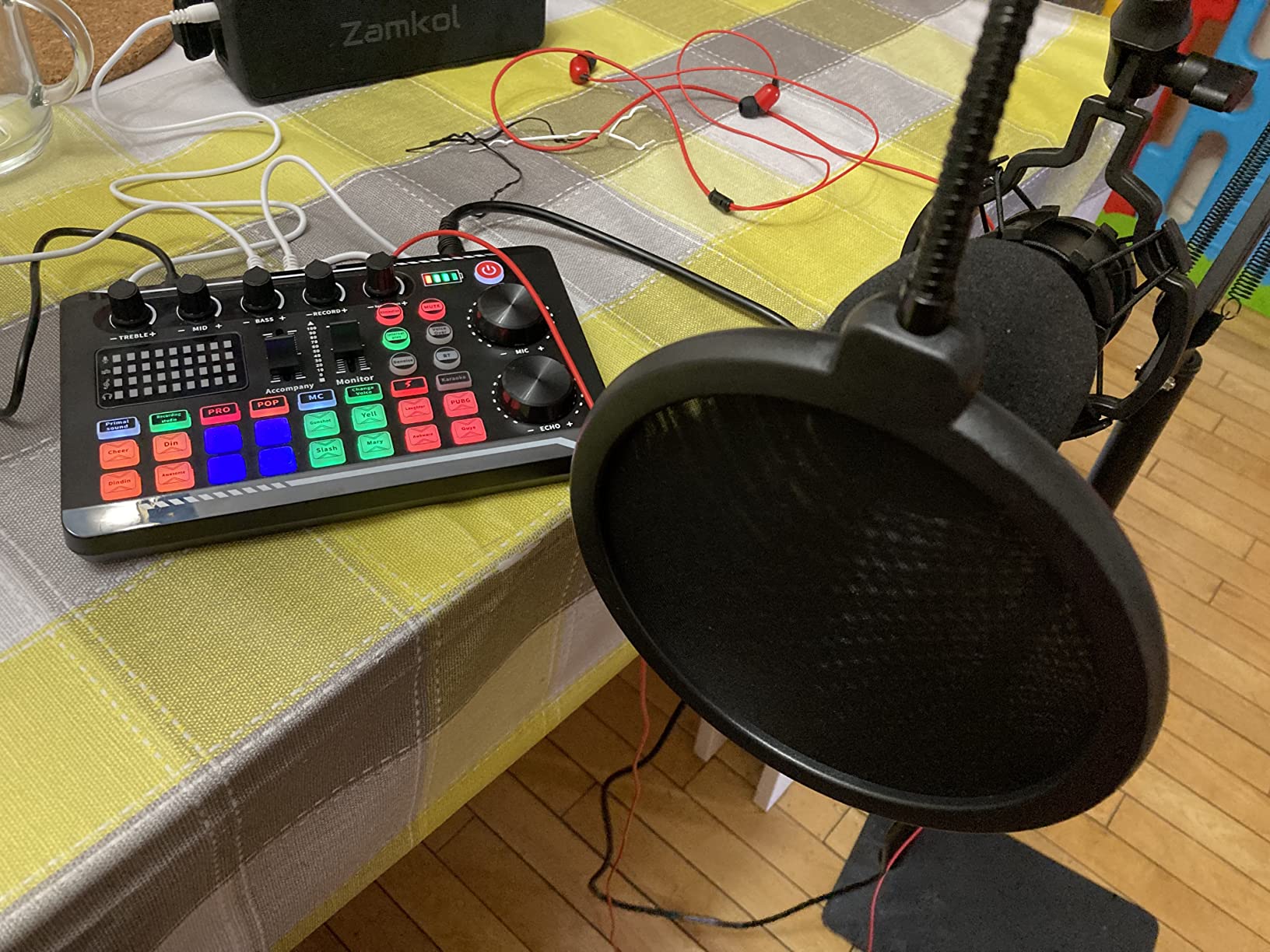 Podcast Equipment Bundle,BM800 Condenser Mic with Live Sound Card Kit customer photo 2