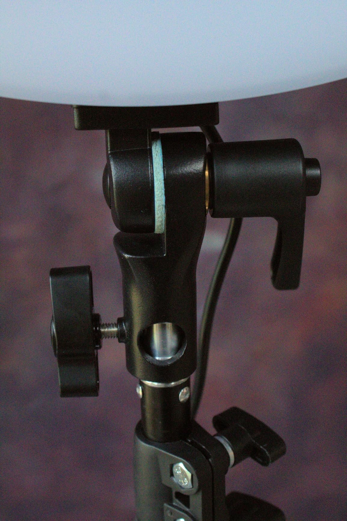 NEEWER Ring Light RP19H 19 Inch with Tripod Stand 3 Phone Holders customer photo 2