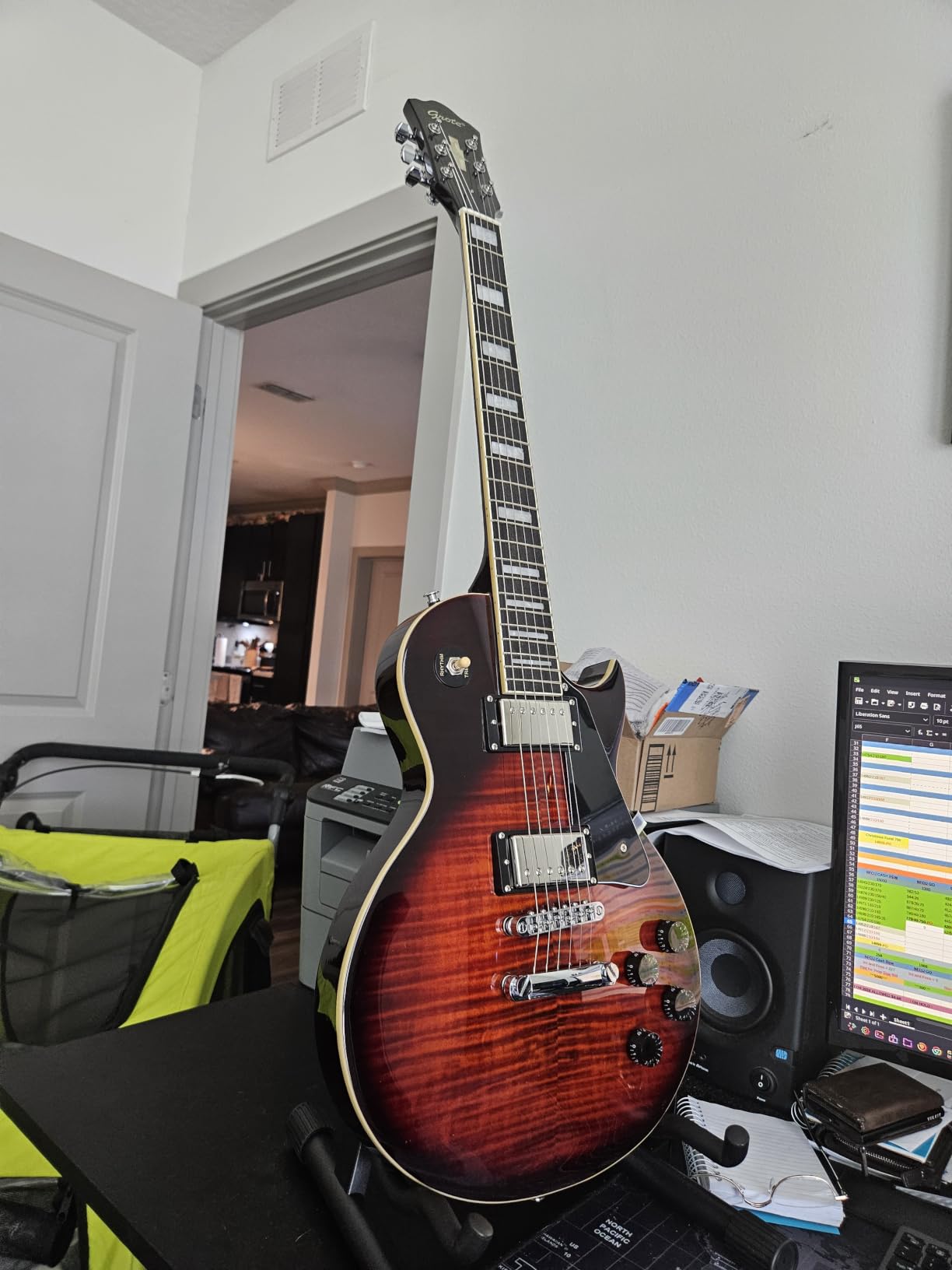 Grote Electric Guitar Solid Body LPYS-006 Maple Neck, Stainless Steel Frets, Ideal for All Levels, with Gigbag(Red) customer photo 2
