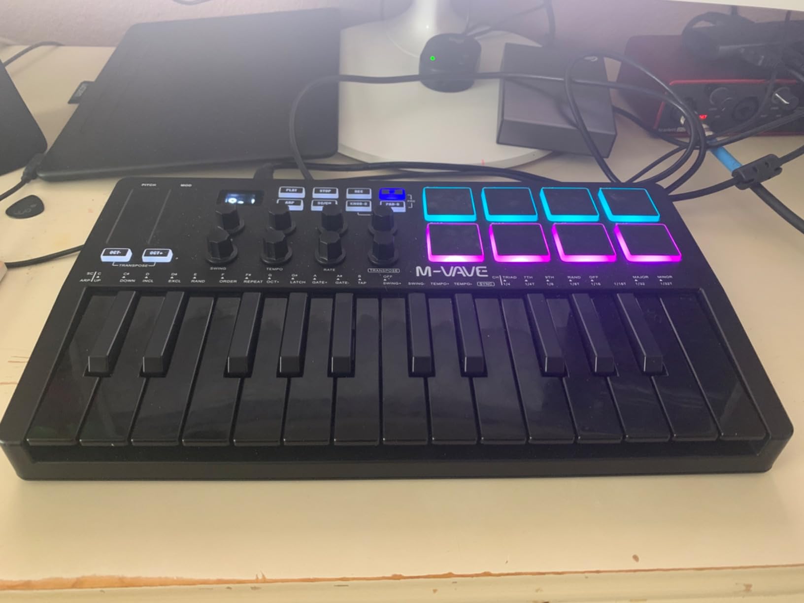 M-VAVE 25 Key USB MIDI Keyboard Controller With 8 Backlit Drum Pads, Bluetooth Semi Weighted Professional dynamic keybed 8 Knobs and Music Production,Software Included (Black) customer photo 1