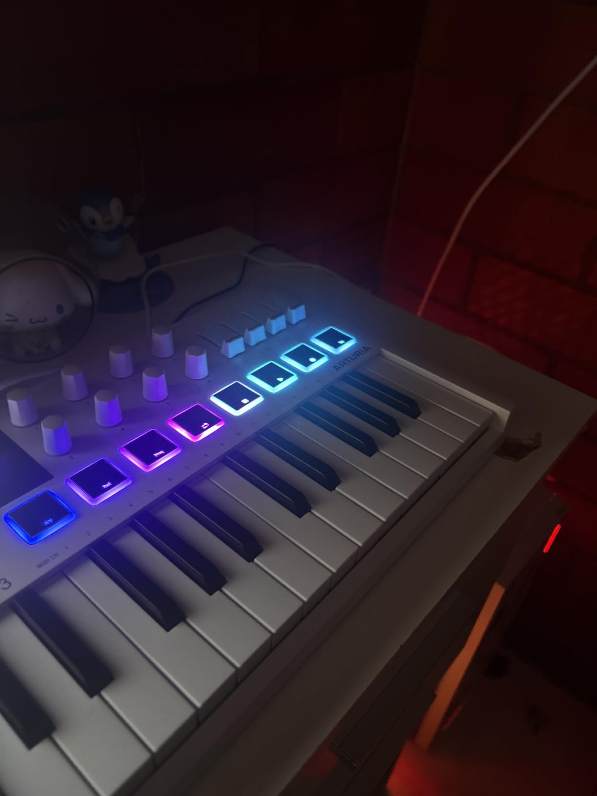 Arturia MiniLab 3 Universal MIDI Controller, White customer photo 2
