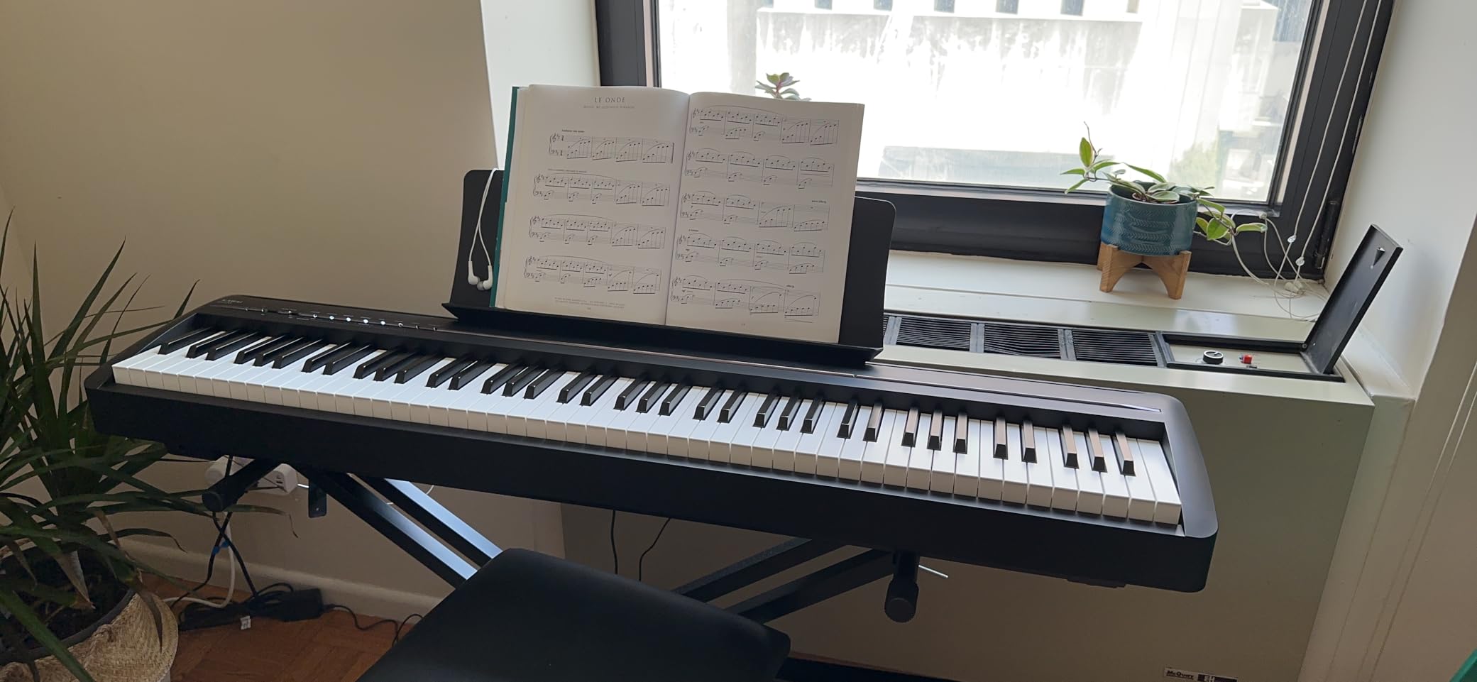 Kawai ES120 88-key Digital Piano with Speakers - Black customer photo 2