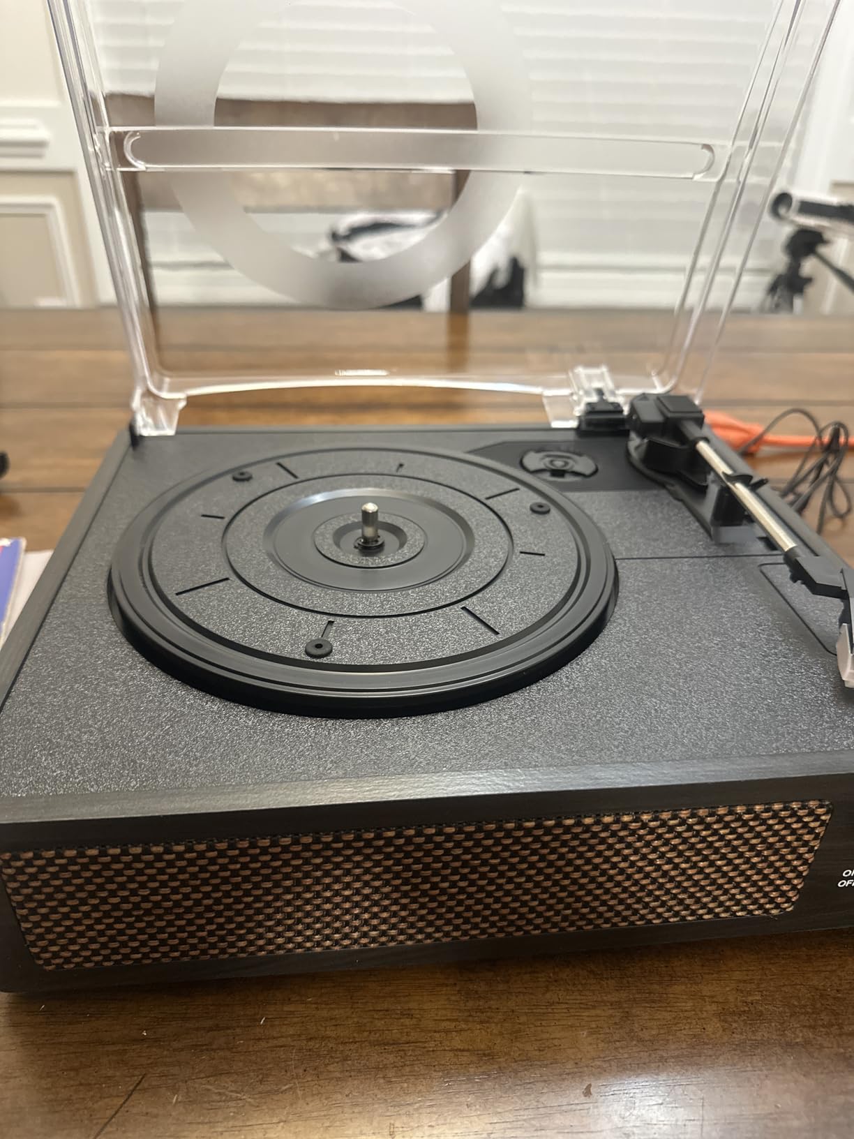 Seasonlife® Vinyl Record Player with Speakers,Wood Black Vintage Turntables customer photo 1