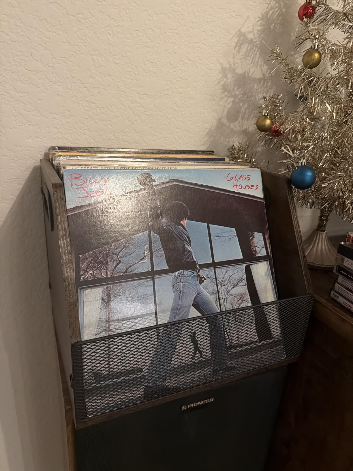 Homeiju Vinyl Record Storage, Record Box Case Crate, Vinyl Record Album Holder, Metal & Wooden LP Record Crate, Holds up to 60 Records customer photo 2