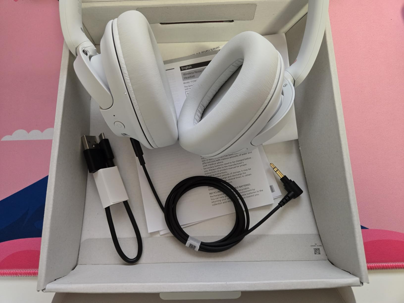 Sony WH-CH720N Wireless Noise Cancelling Over-Ear Headphones, Black customer photo 1
