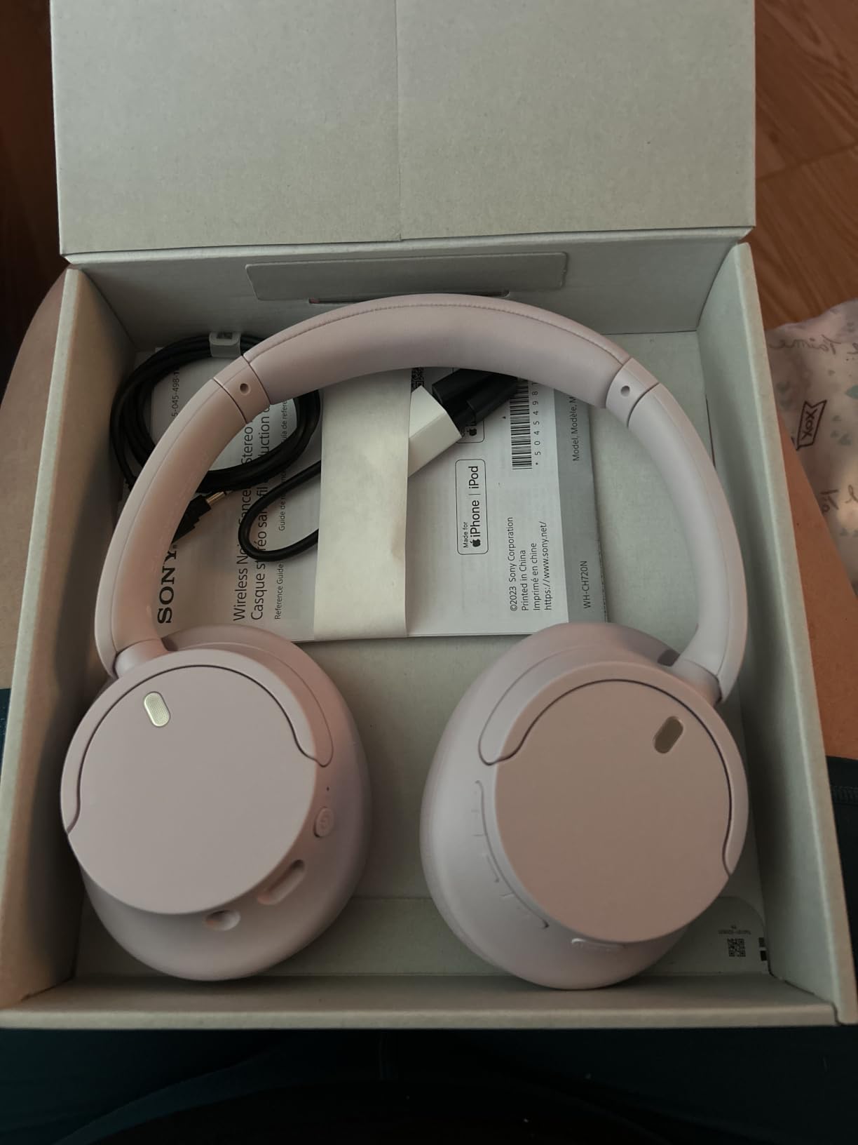 Sony WH-CH720N Wireless Noise Cancelling Over-Ear Headphones, Black customer photo 2